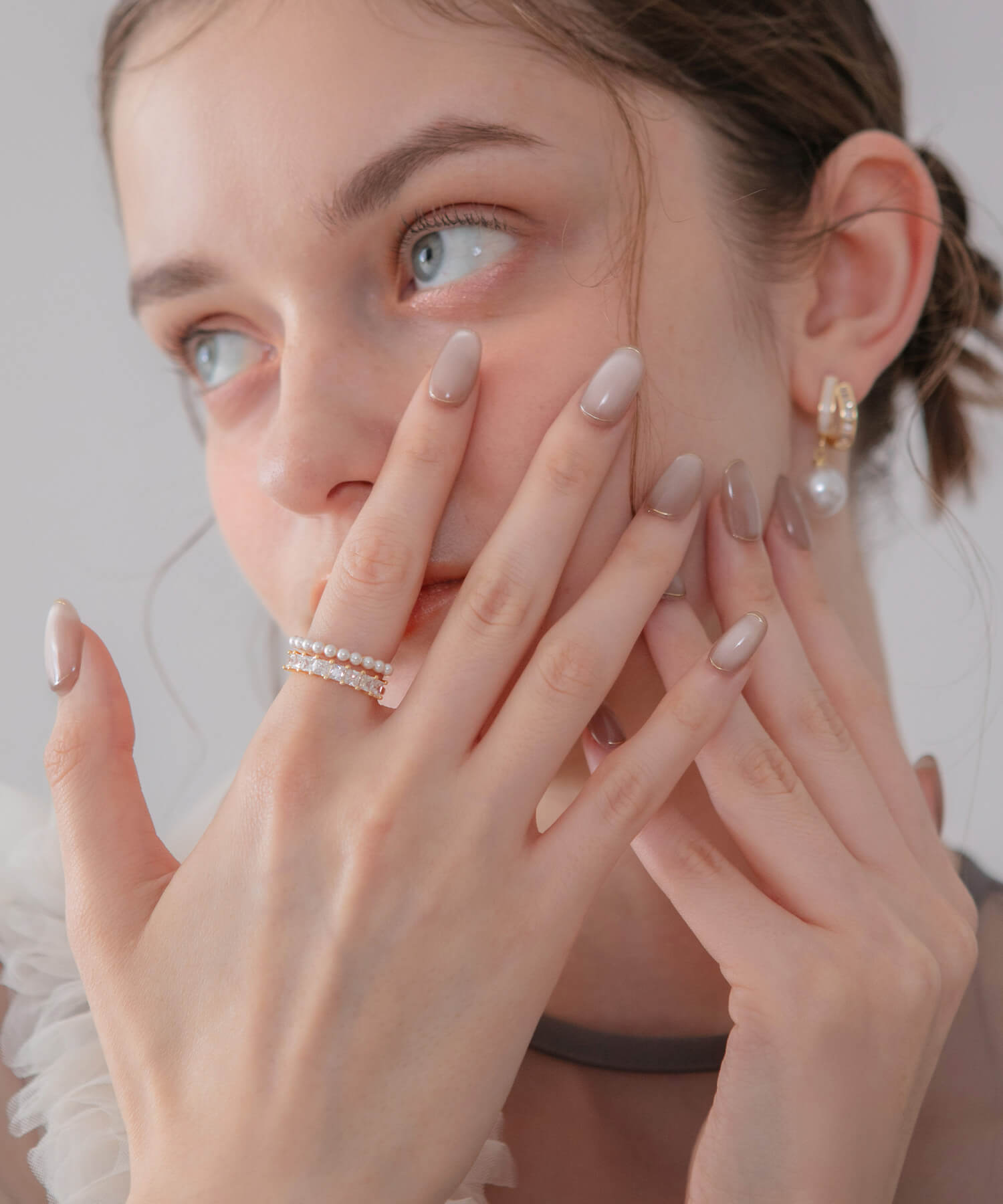 【一部当日発送】水光ネイルピンクグレージュマグネットゴールドミラーフレームオーバルネイルチップ