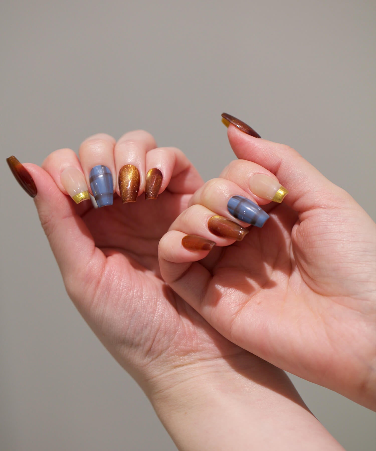 【SOLD OUT】水光ネイルブラウンマグネットニュアンスブルーチェックゴールドフレンチバレリーナネイルチップ