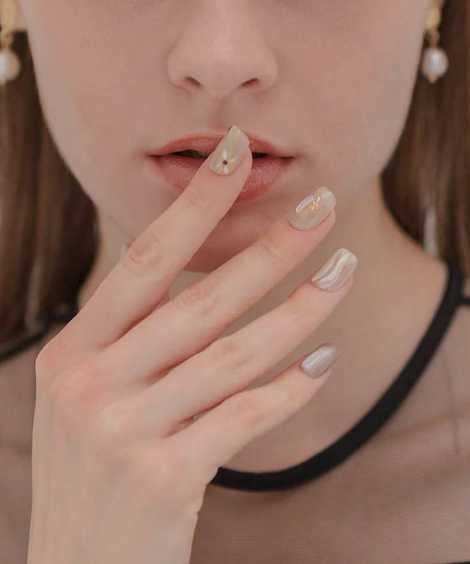 【当日発送】水光ネイルミルキーウェーブカーキマグネットミラーニュアンスショートスクエアネイルチップ