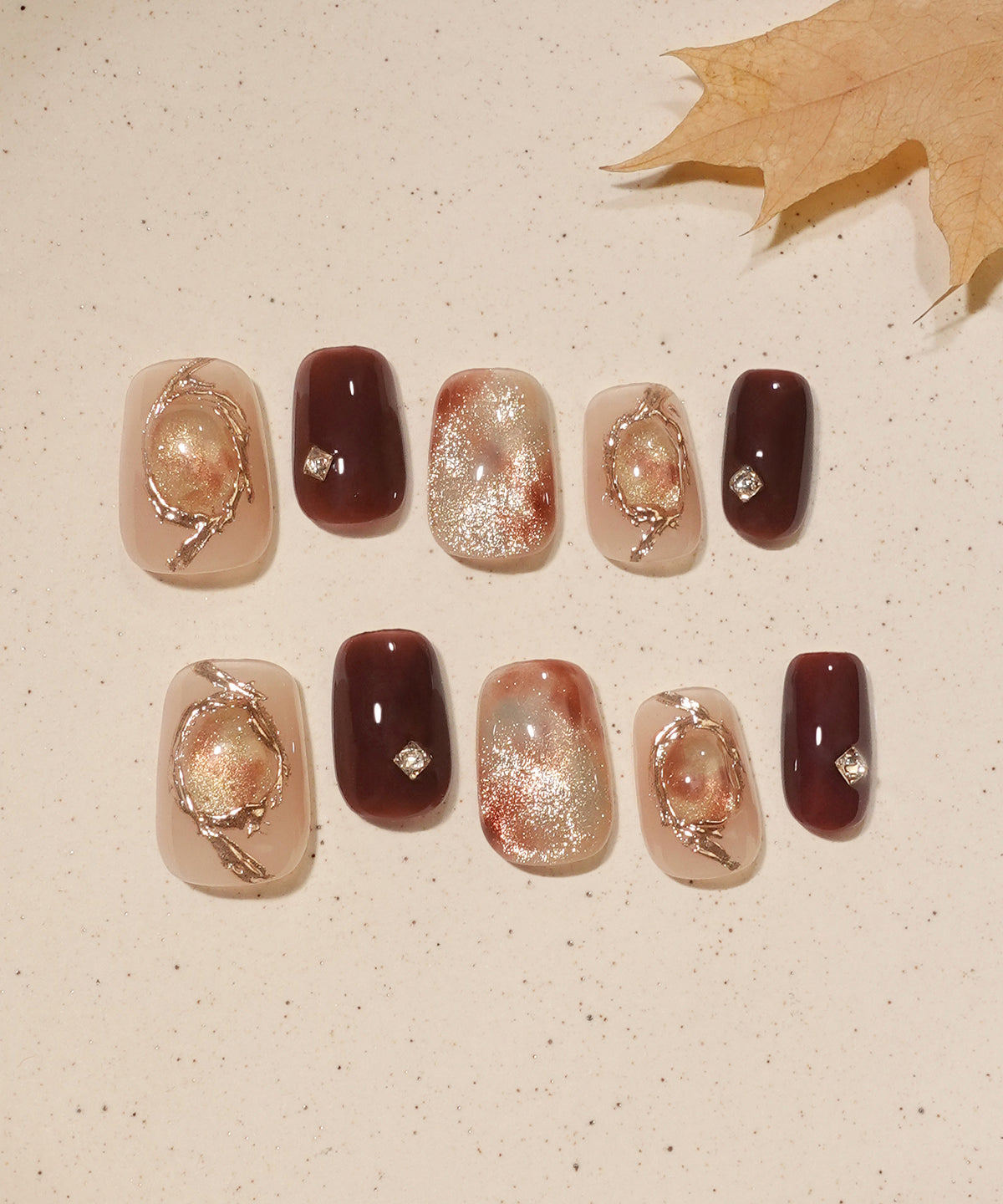 【COMING SOON】水光ネイルレッドアンバーニュアンスミラーアートビジューショートスクエアネイルチップ