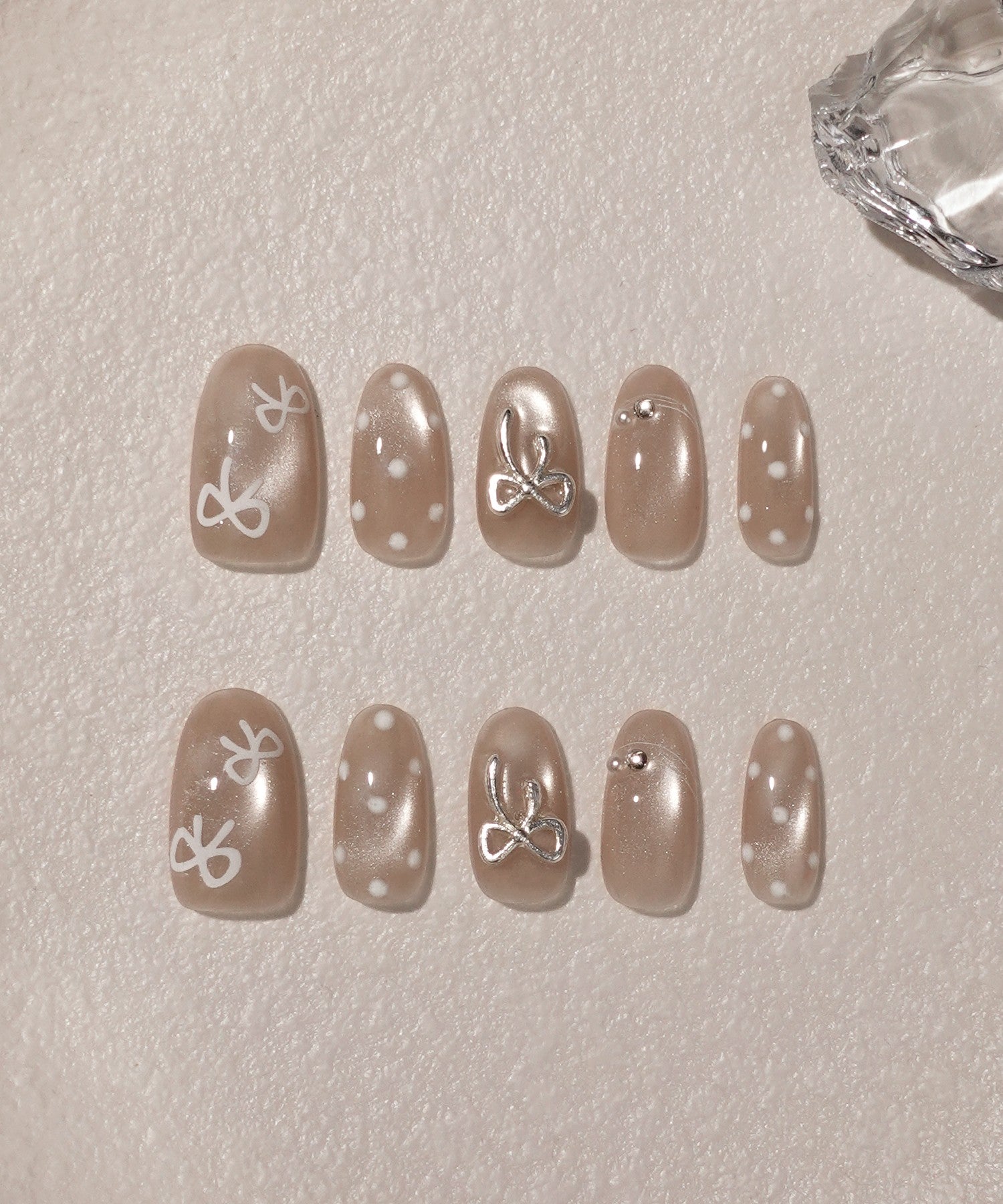 【一部当日発送】水光ネイルベージュマグネットドットリボンオーバルネイルチップ