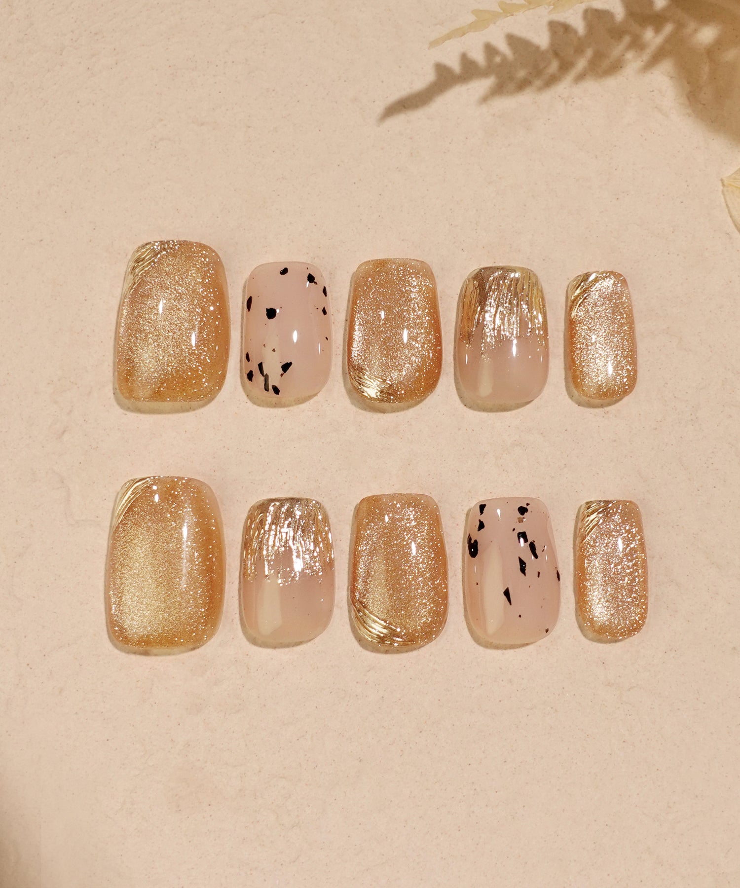 シェル ミラー ゴールド シェルネイルの人気デザインまとめ【2020夏最新】 | Arco Nail