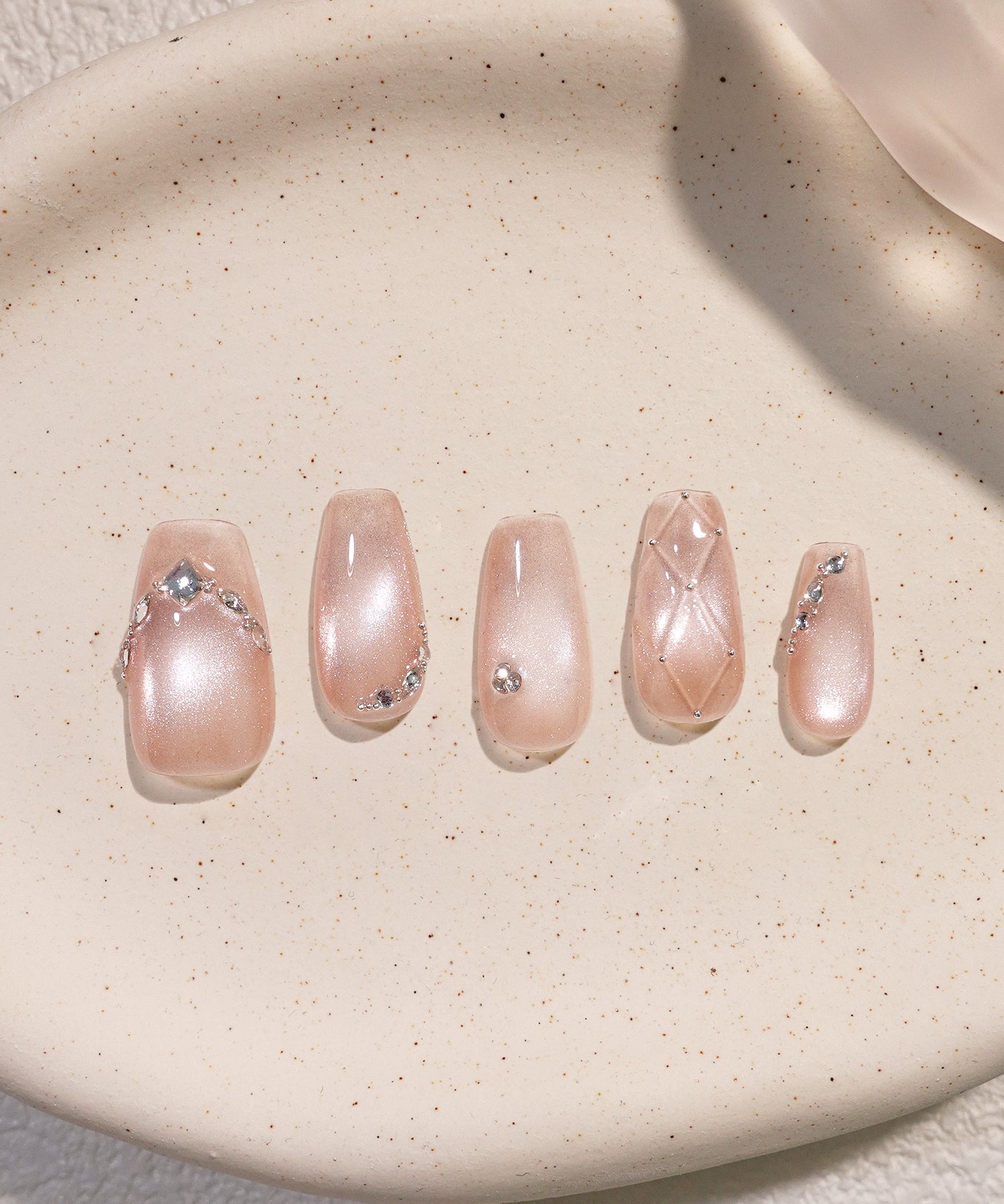 【予約販売】水光ネイルピンクマグネットストーンキルティングデザインバレリーナネイルチップ