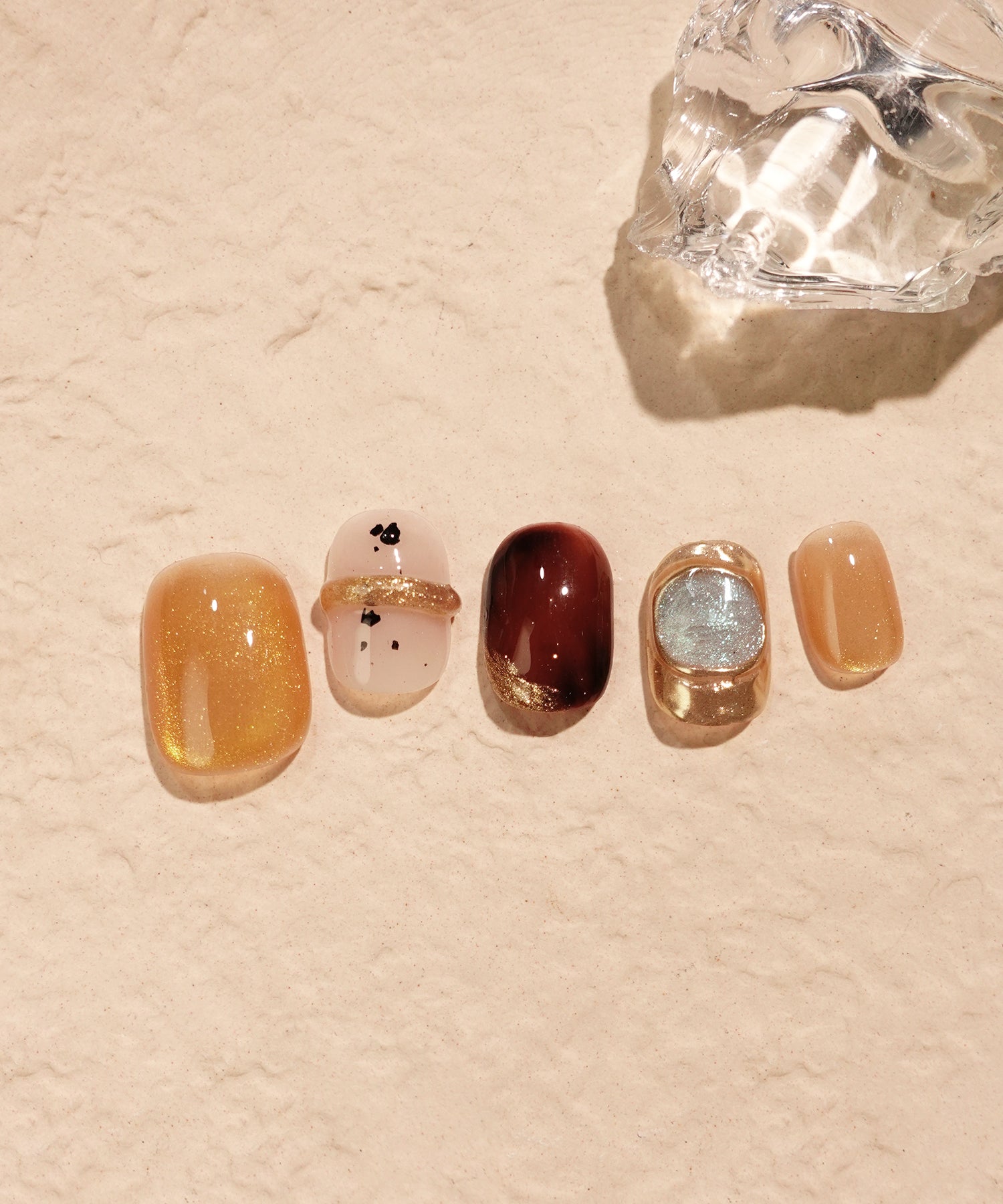 水光ネイルゴールドニュアンスリングデザインショートスクエアネイルチップ