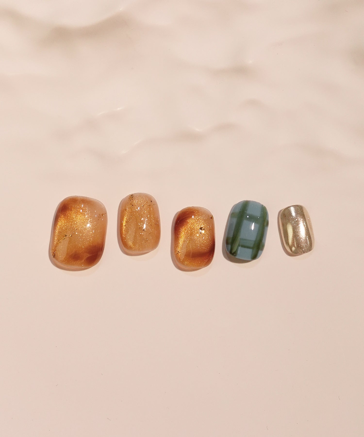 【予約販売】水光ネイルゴールドオレンジマグネットチェックニュアンスショートスクエアネイルチップ