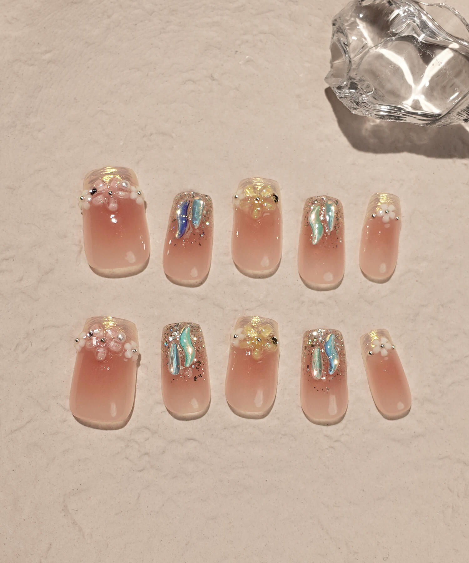 【一部当日発送】水光ネイルピンクチークフラワー偏光ストーンラメオーロラフレンチスクエアネイルチップ