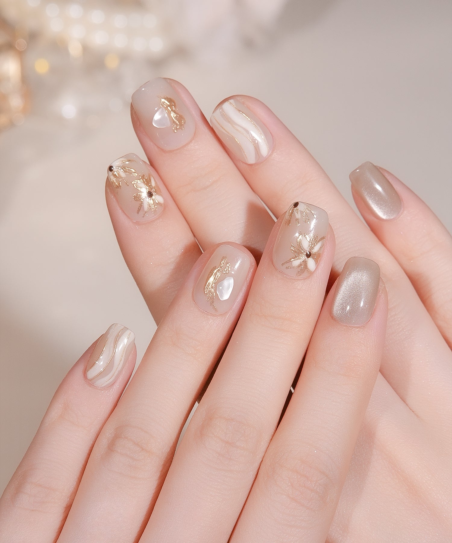 【当日発送】水光ネイルミルキーウェーブカーキマグネットミラーニュアンスショートスクエアネイルチップ