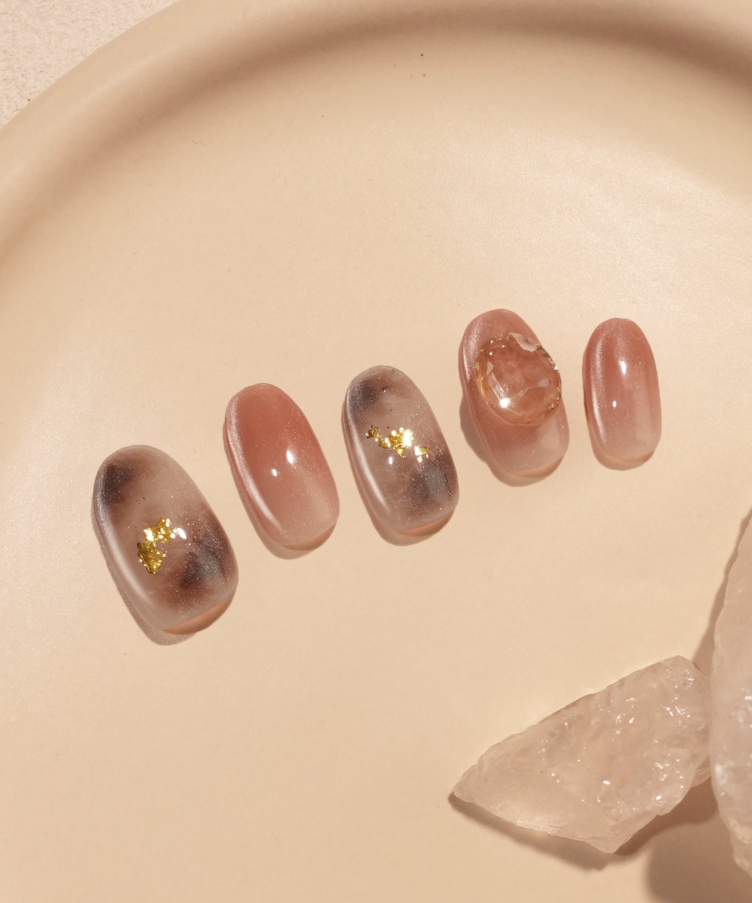 【当日発送】水光ネイルブラウンニュアンスゴールドホイルストーンオーバルネイルチップ