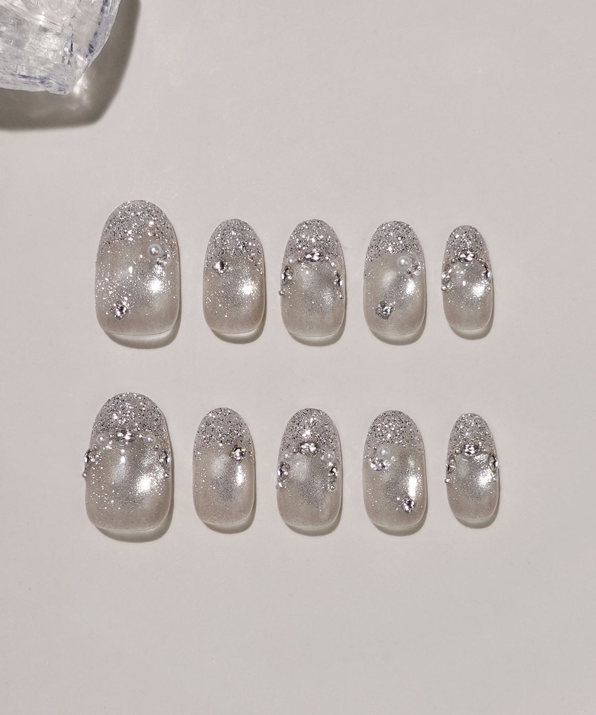 【Same-day shipping】Water gloss nail white magnet silver glitter French stone pearl oval nail tips