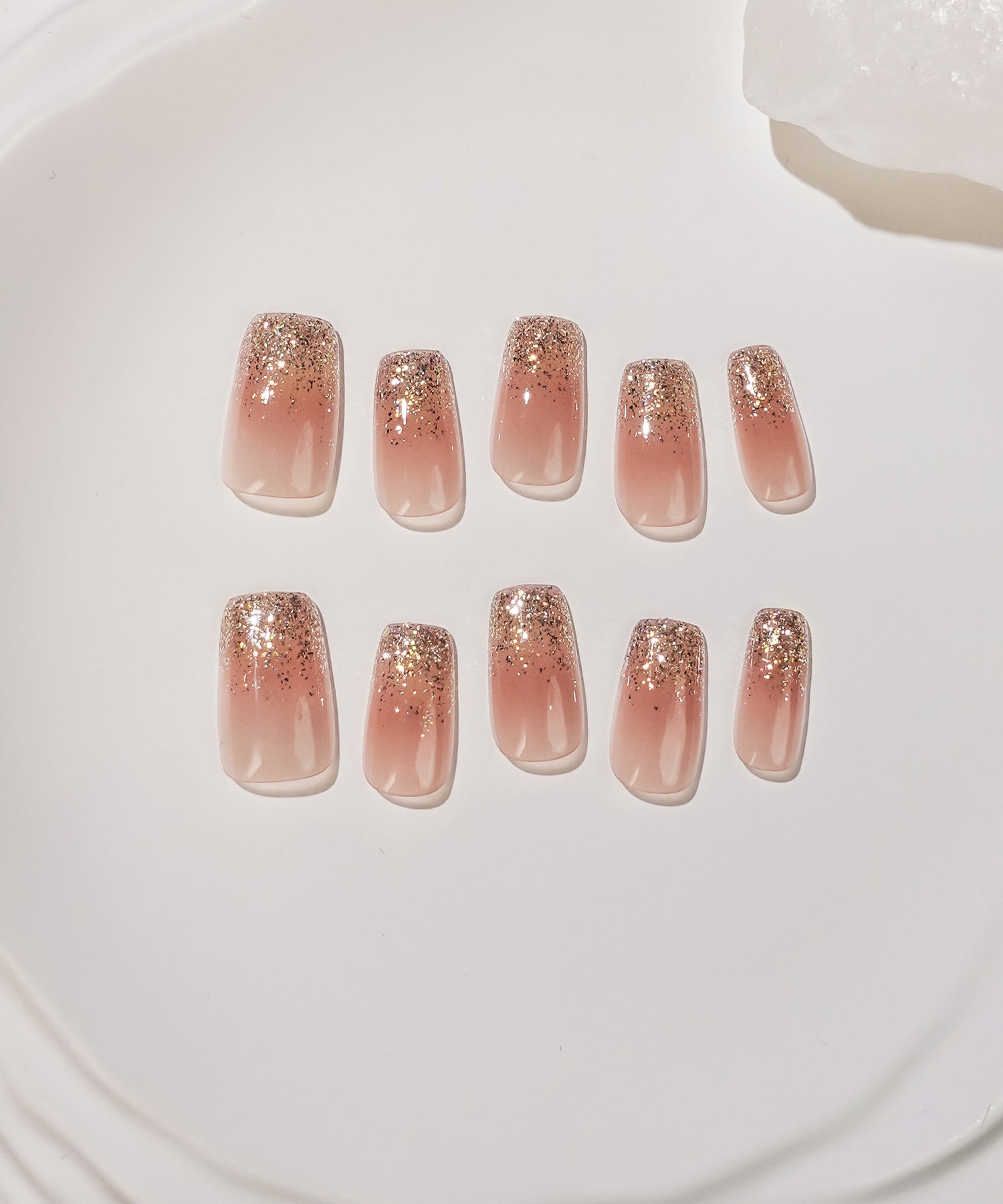 【当日発送】水光ネイルピンクグラデーションゴールドラメシンプルスクエアネイルチップ