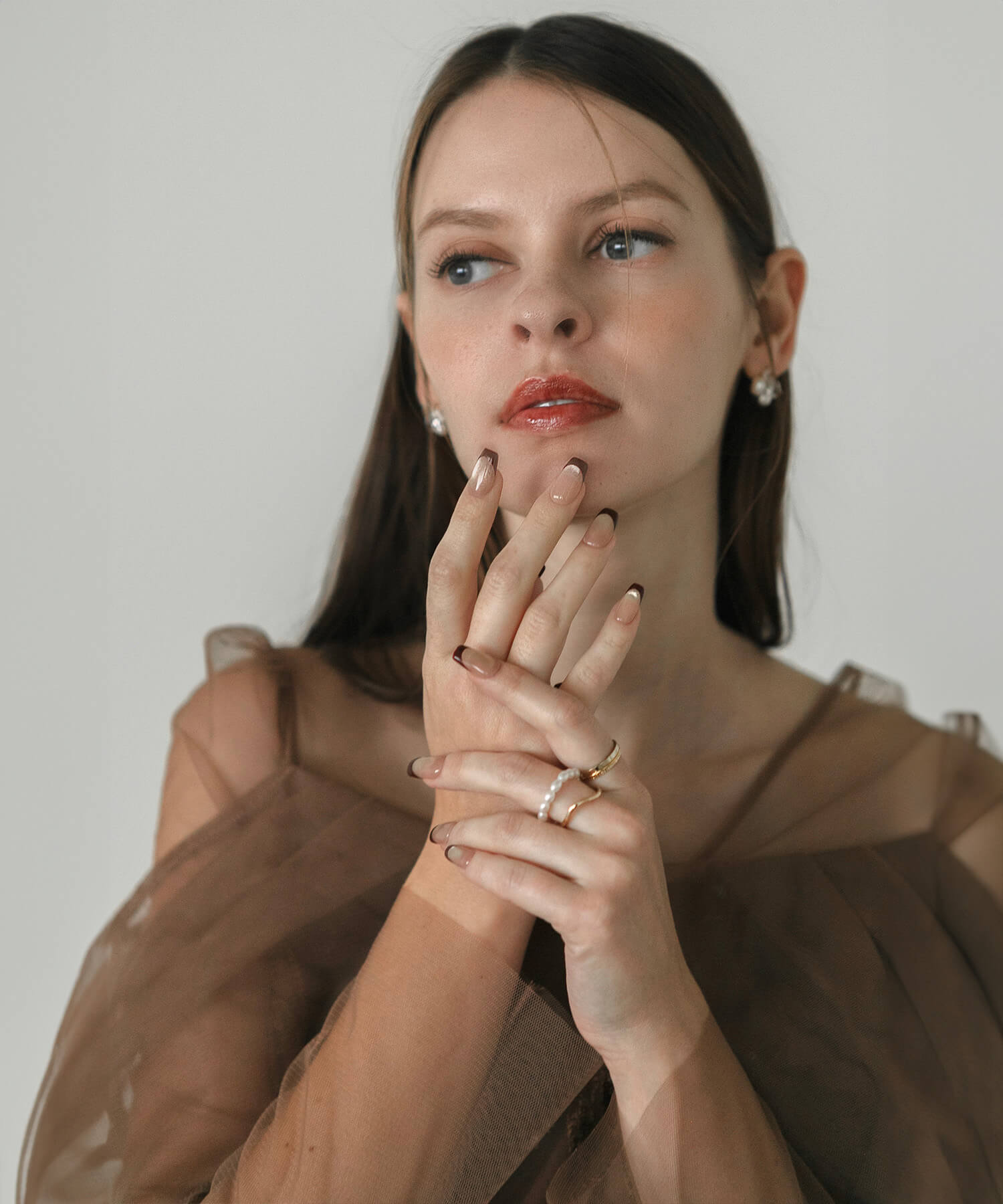 【当日発送】水光ネイルベージュマグネットブラウンフレンチシンプルスクエアネイルチップ