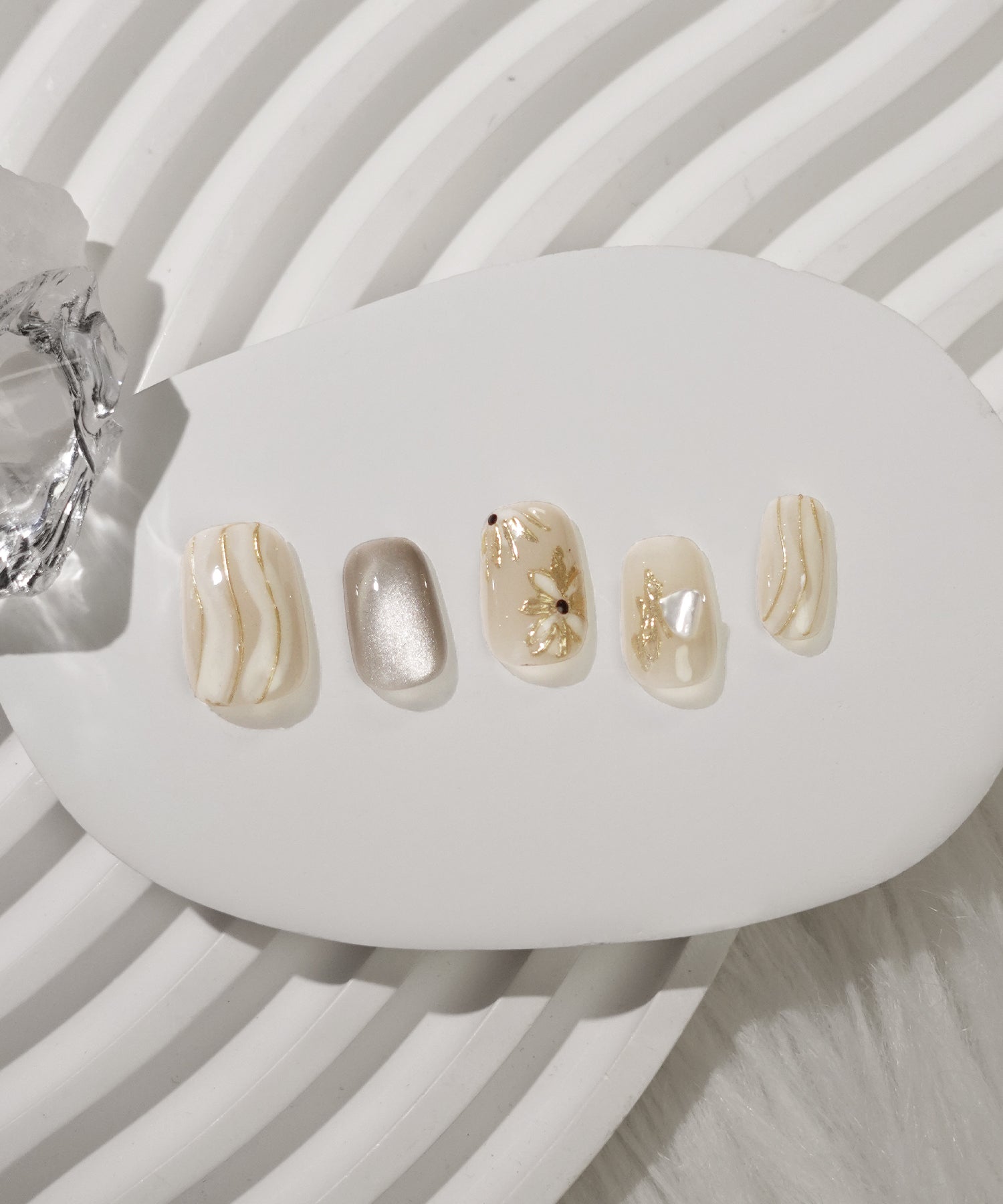 【当日発送】水光ネイルミルキーウェーブカーキマグネットミラーニュアンスショートスクエアネイルチップ