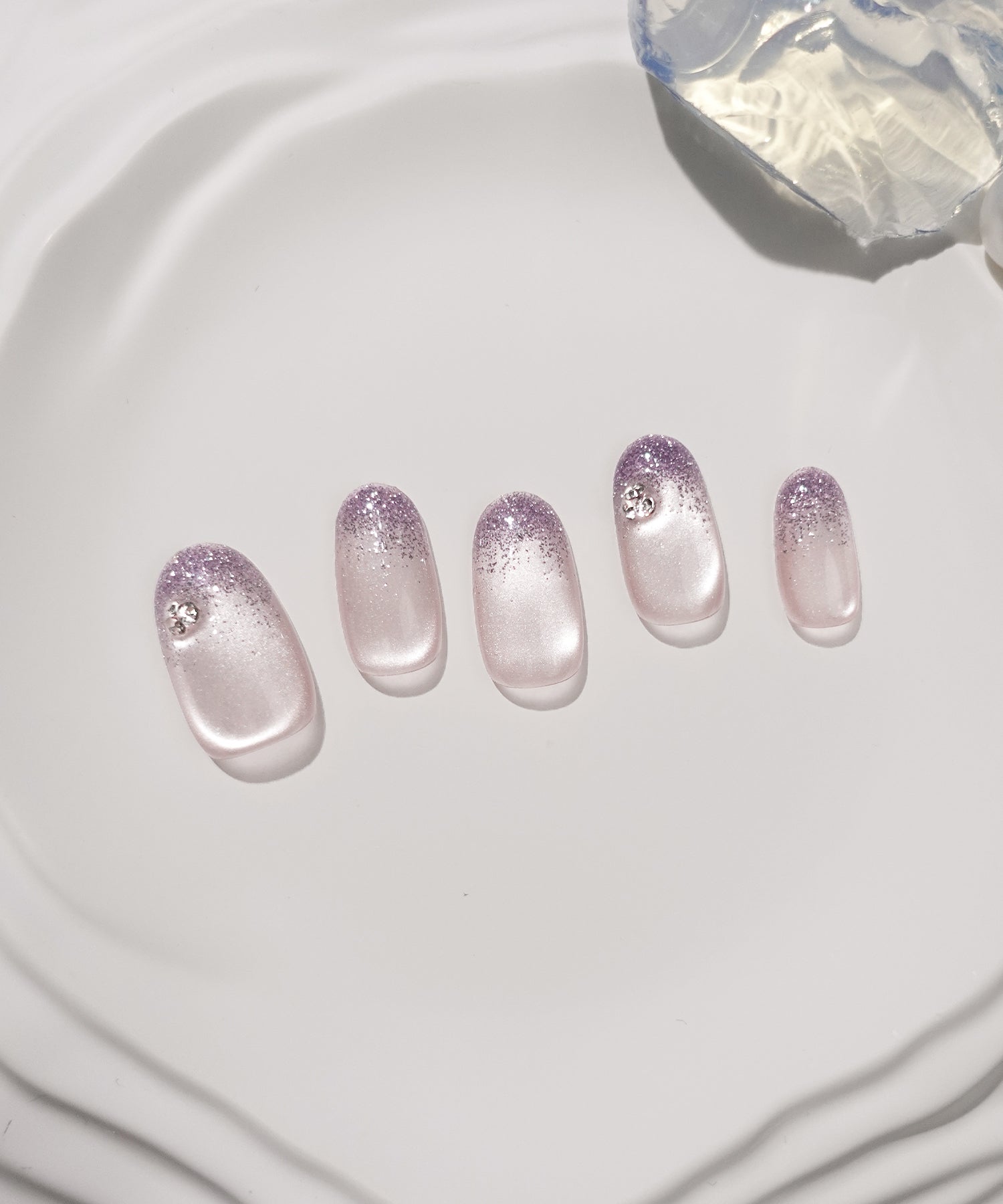 【当日発送】水光ネイルパープルマグネットラメグラデーションストーンオーバルネイルチップ