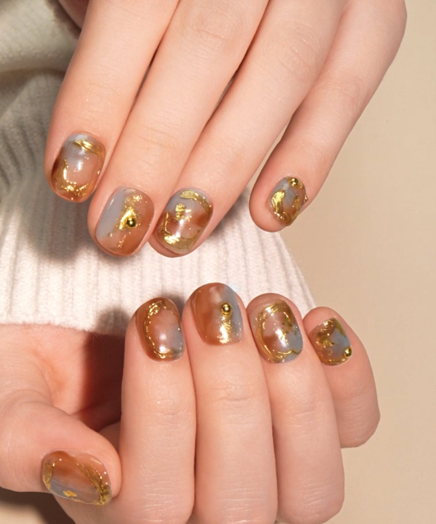 【予約販売】水光ネイルブラウンブルーニュアンスゴールドミラーアートショートスクエアネイルチップ