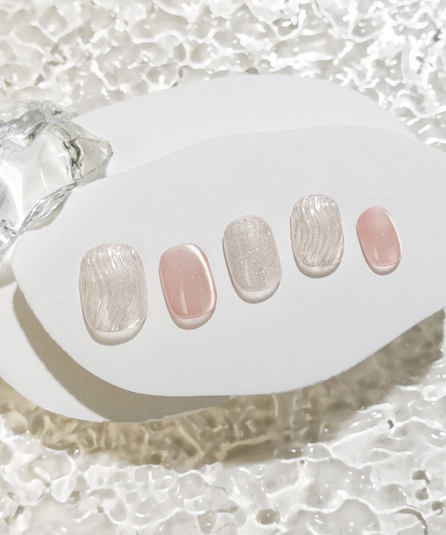 【当日発送】水光ネイルピンクホワイトニュアンス3Dウェーブアートミラーショートラウンドネイルチップ