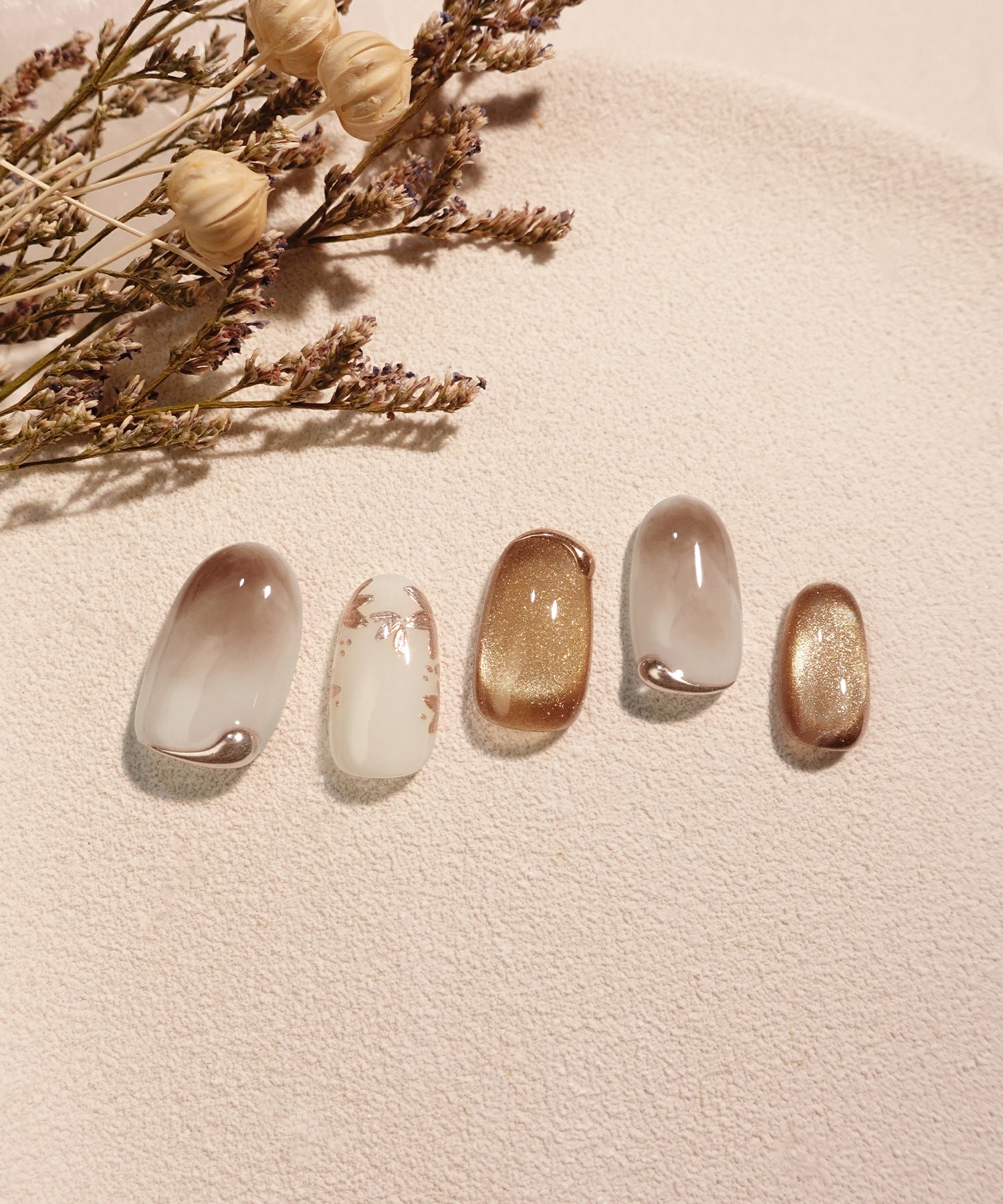 【予約販売】水光ネイルブラウンニュアンスマグネットフラワーミラーアートオーバルネイルチップ