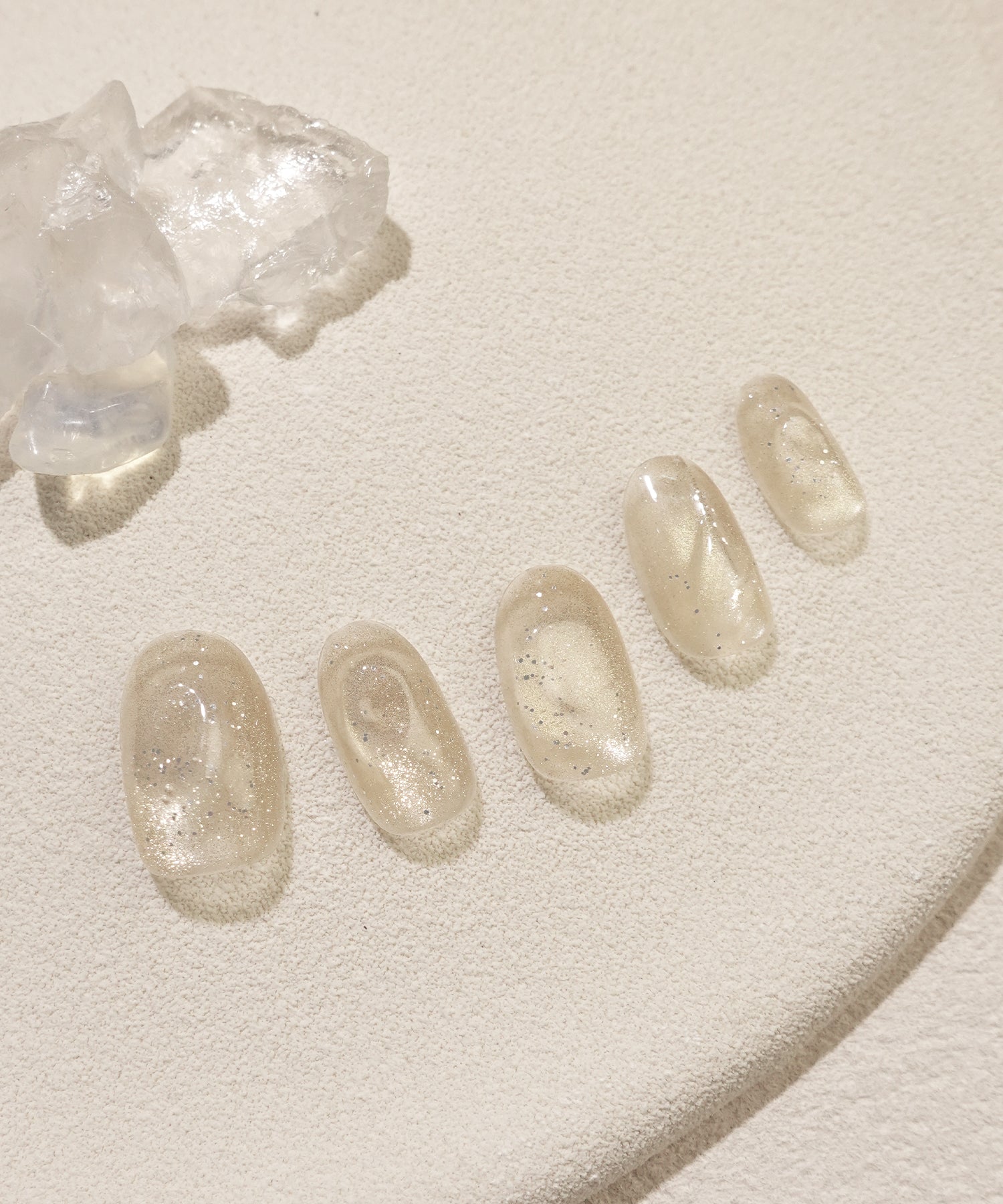 【一部当日発送】3D水光ネイルシャンパンゴールドマグネット3Dアートニュアンスオーバルネイルチップ