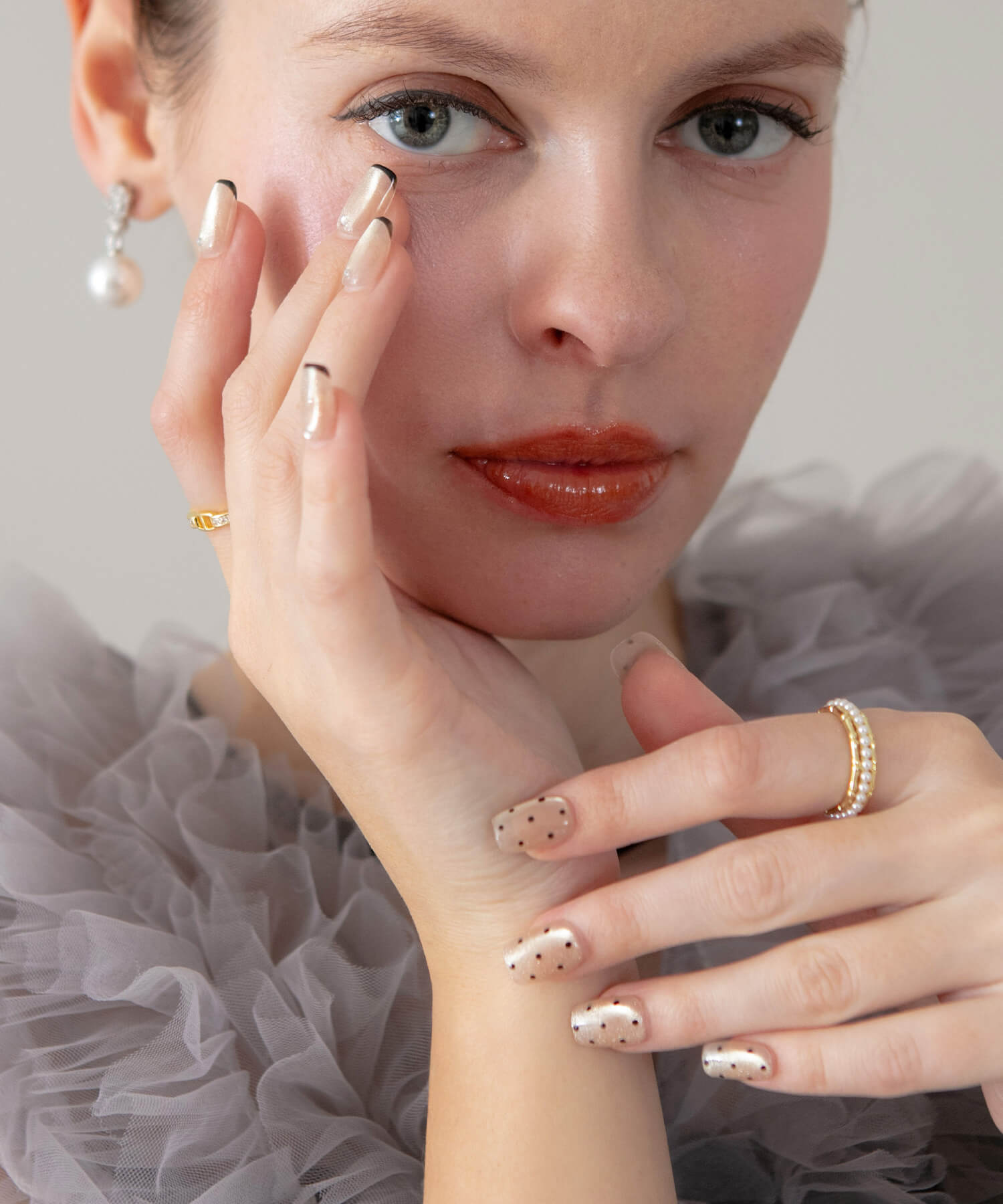 【当日発送】水光ネイルシャンパンゴールドブラックフレンチドットストーンショートスクエアネイルチップ