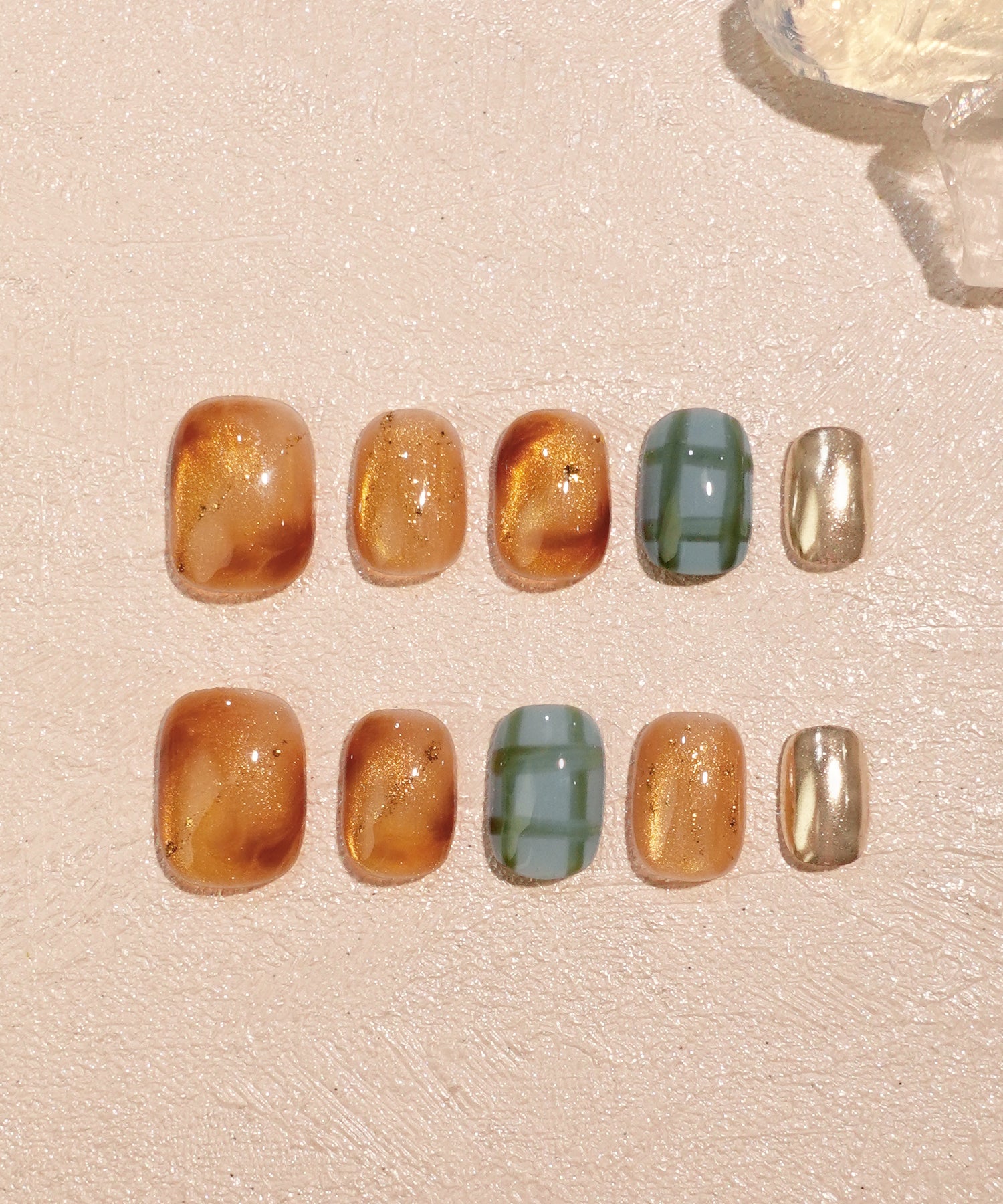 【予約販売】水光ネイルゴールドオレンジマグネットチェックニュアンスショートスクエアネイルチップ