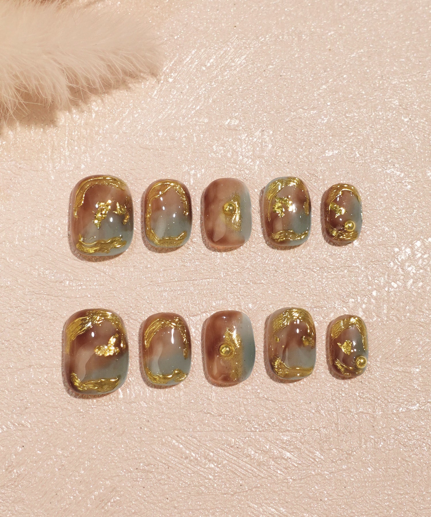 【予約販売】水光ネイルブラウンブルーニュアンスゴールドミラーアートショートスクエアネイルチップ