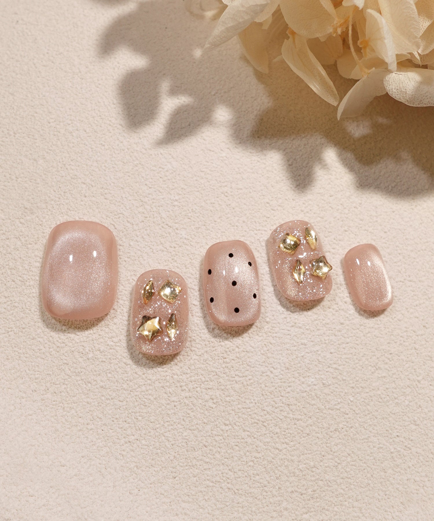 【一部当日発送】水光ネイルピンクマグネットドットゴールドストーンショートスクエアネイルチップ