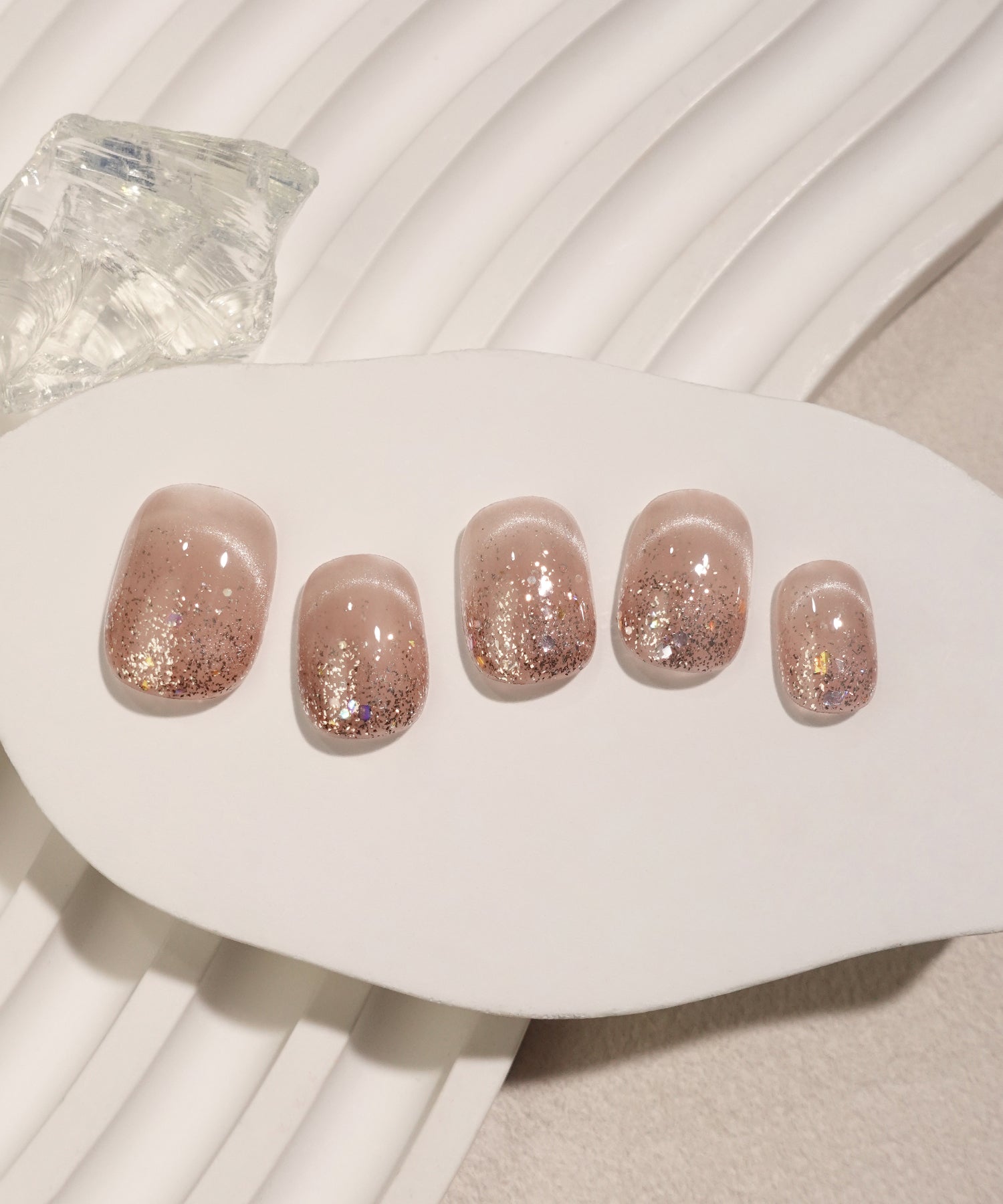 【当日発送】水光ネイルモカピンクワンカラーグリッターグラデーションショートラウンドネイルチップ