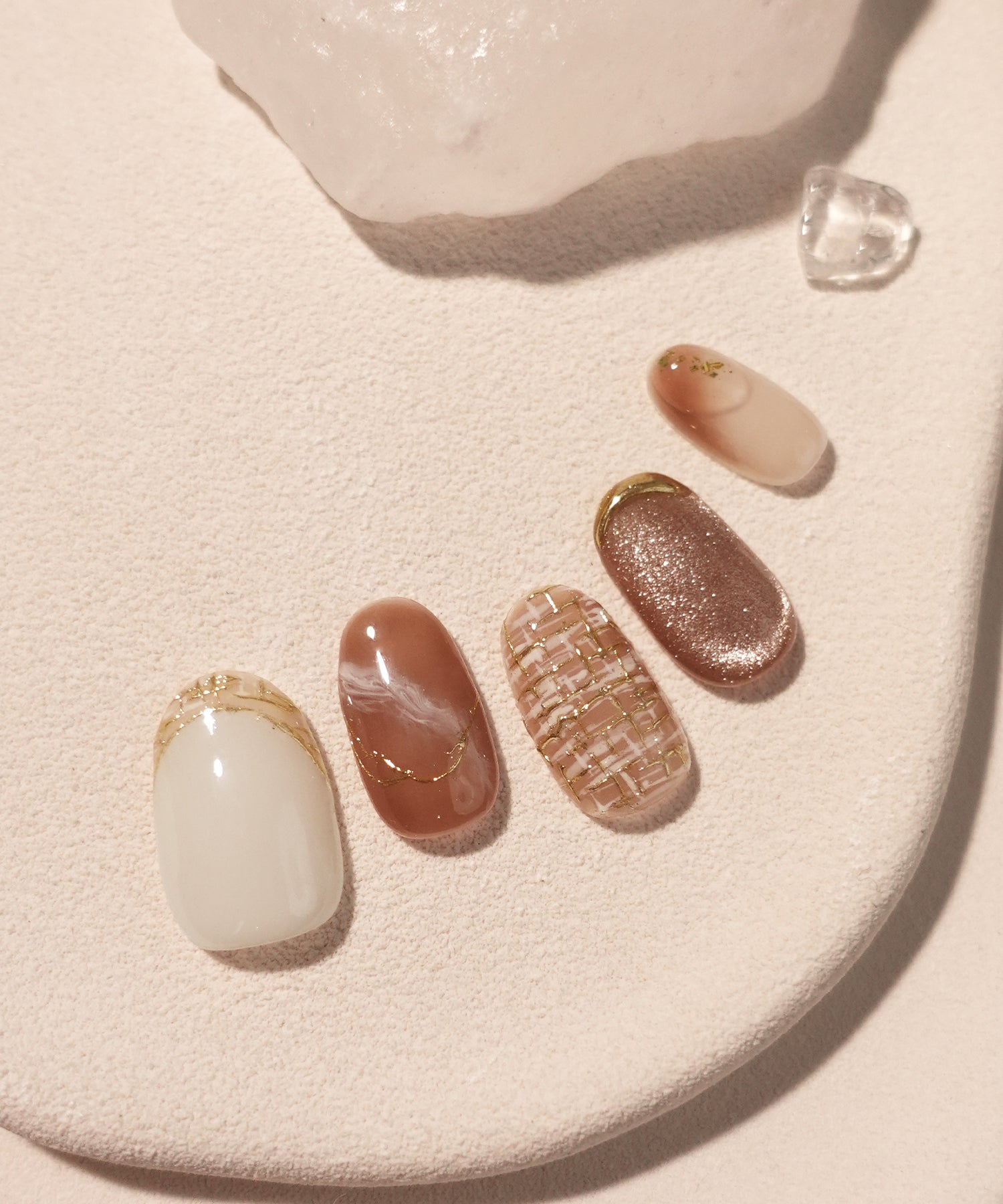 【COMING SOON】水光ネイルモカベージュニュアンスフレンチツイードデザインオーバルネイルチップ