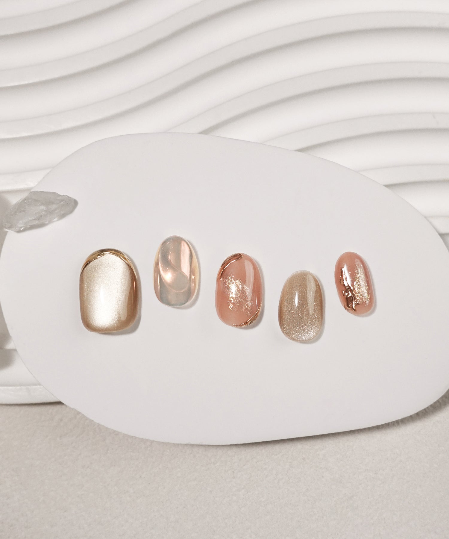 【当日発送】水光ネイルピンクニュアンスマグネットゴールドミラーアートショートオーバルネイルチップ