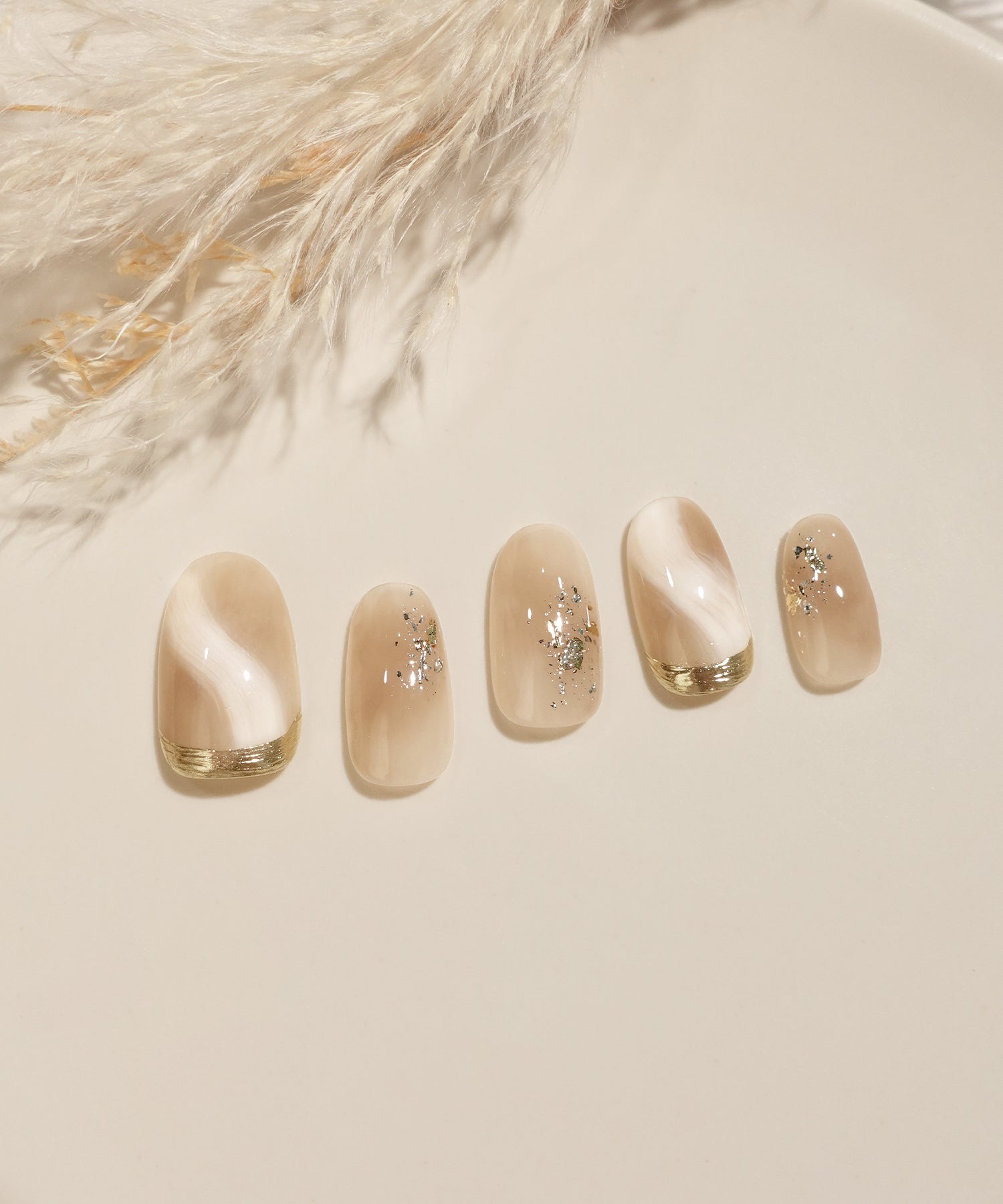 【当日発送】水光ネイルシャンパンベージュマーブルゴールドラインホイルオーバルネイルチップ