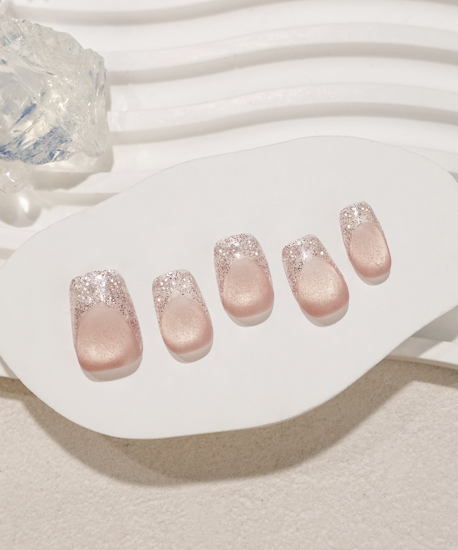 【当日発送】水光ネイルヌーディーピンクマットグラデーションフレンチラメショートスクエアネイルチップ