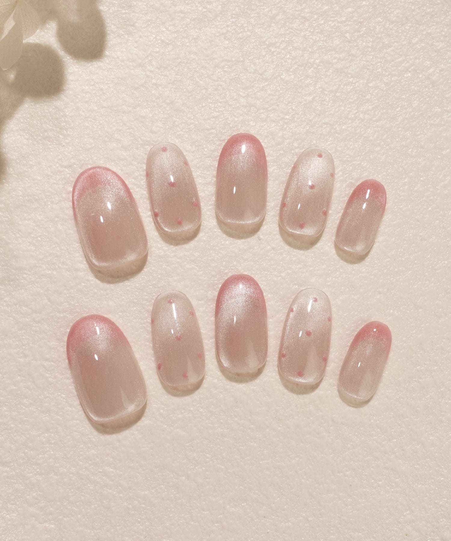 【COMING SOON】水光ネイルピンクマグネットフレンチドットオーバルネイルチップ