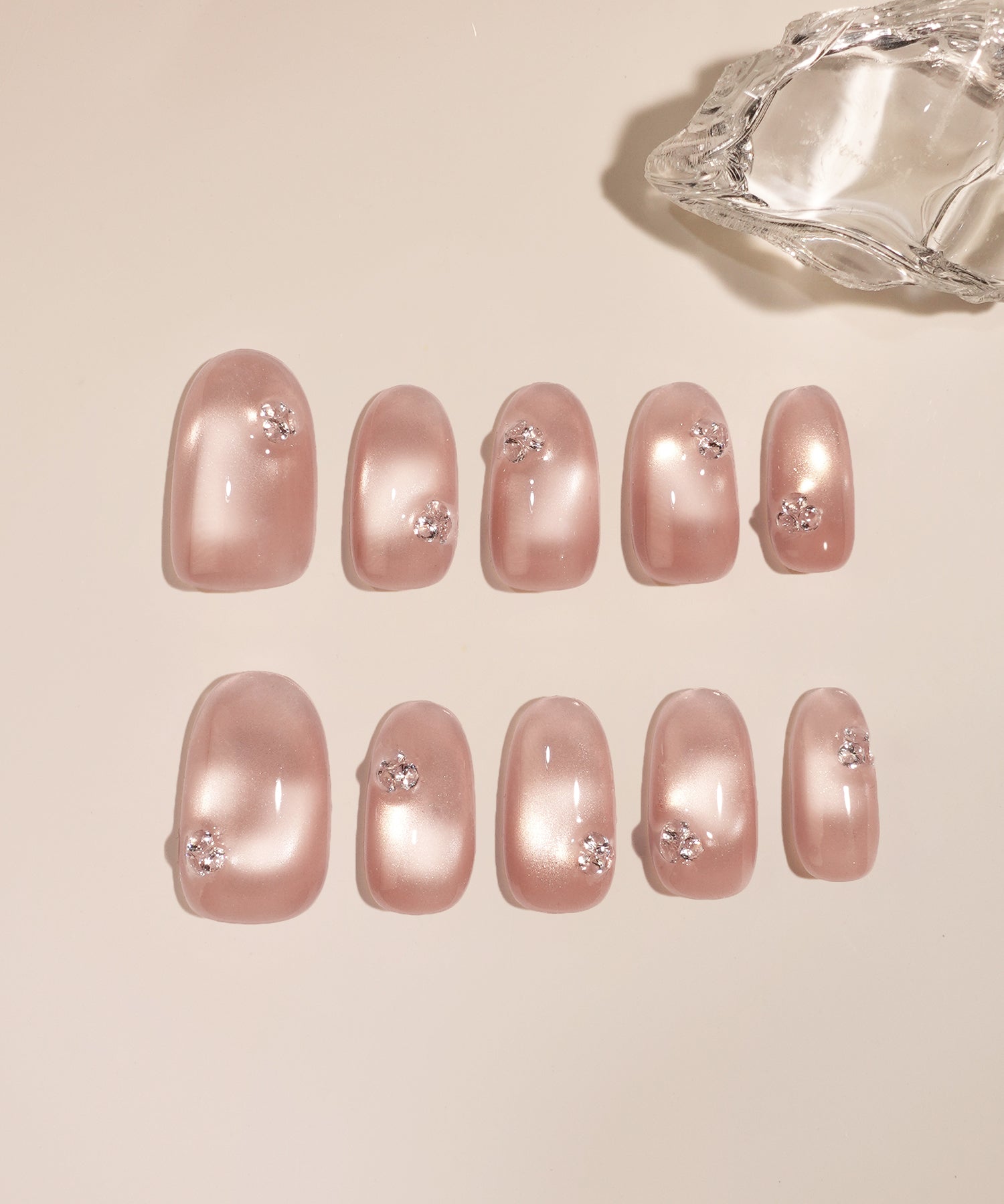 【バレンタイン限定デザイン】水光ネイルピンクマグネットワンカラーフラワーライクストーンオーバルネイルチップ