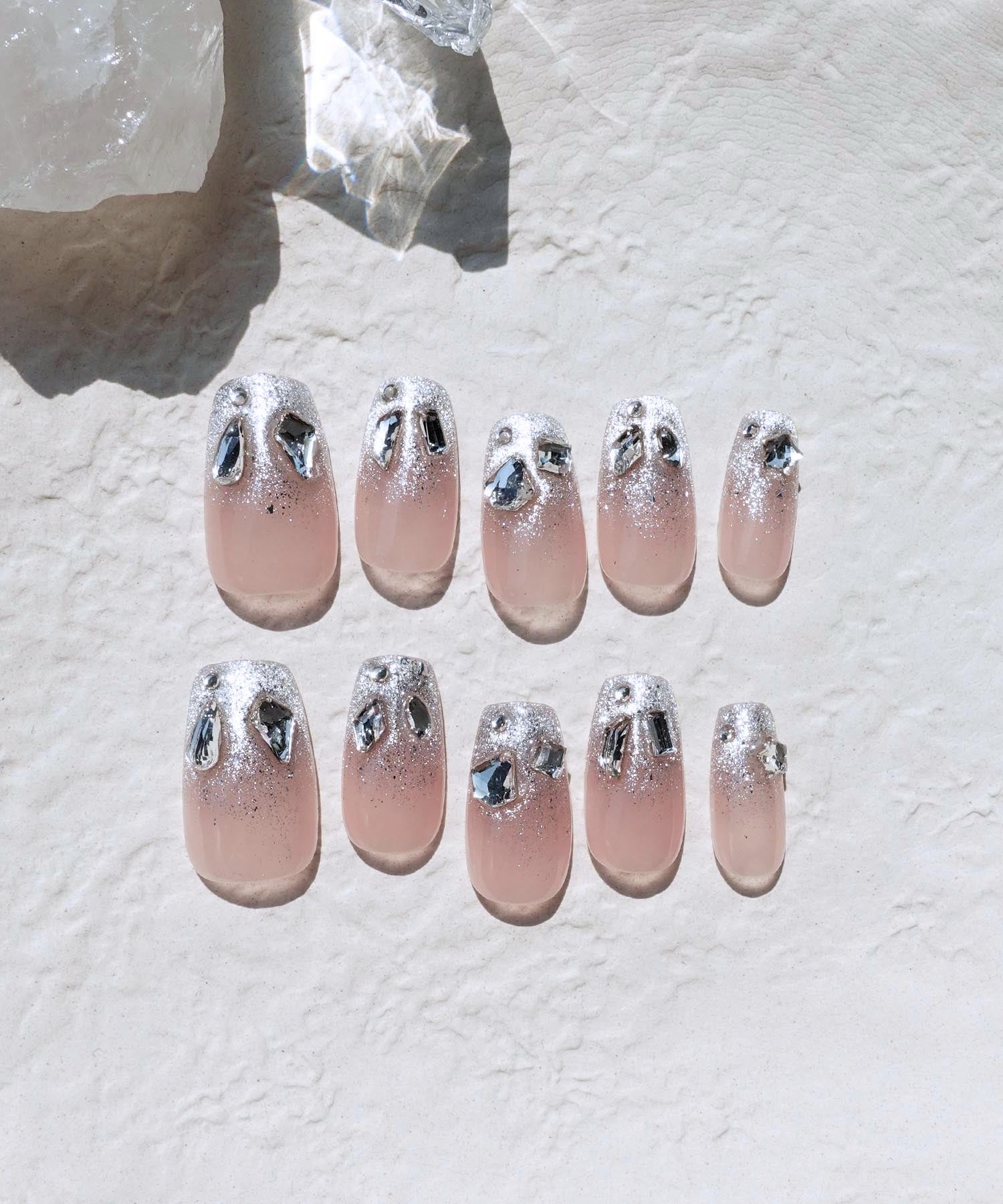 【当日発送】水光ネイルシルバーマグネットラメグラデーションストーンワンホンピンクスクエアネイルチップ