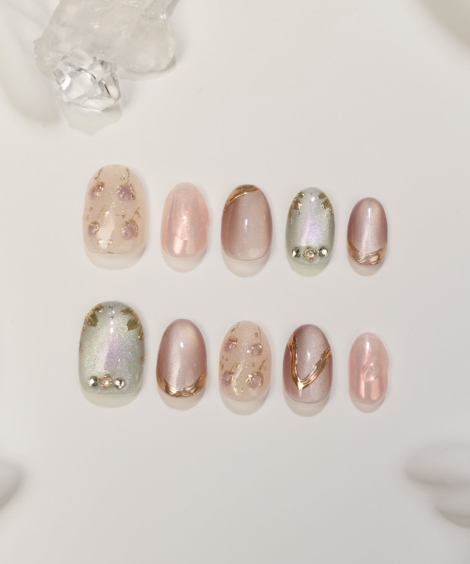 【当日発送】水光ネイルパープルマグネットアイボリーニュアンスフラワーゴールドミラーラインストーンオーバルネイルチップ