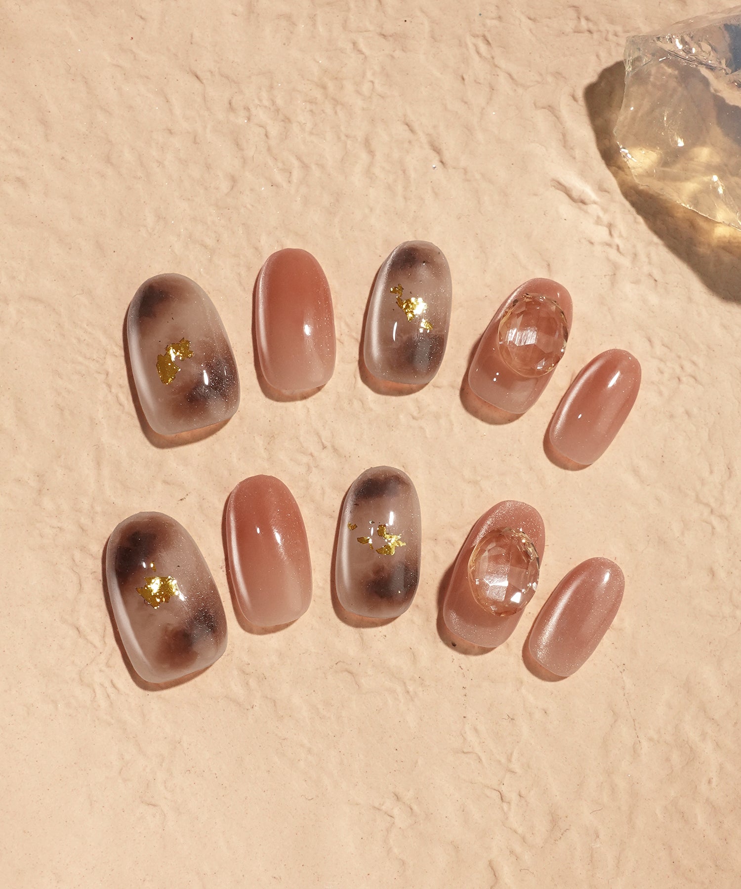 【当日発送】水光ネイルブラウンニュアンスゴールドホイルストーンオーバルネイルチップ