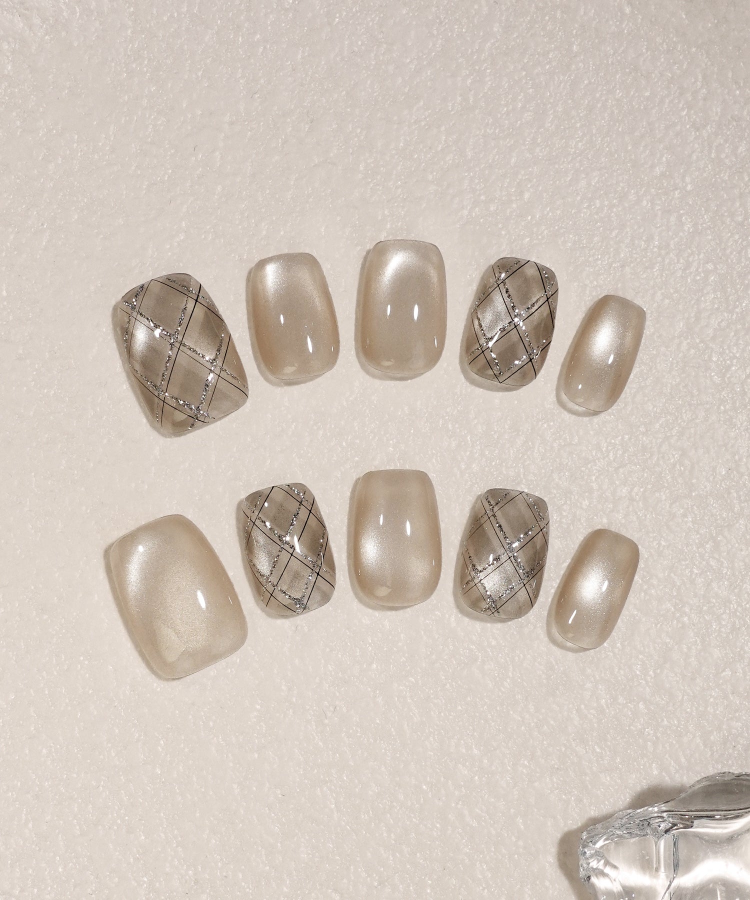 【当日発送】水光ネイルベージュマグネットグレーアーガイルショートスクエアネイルチップ