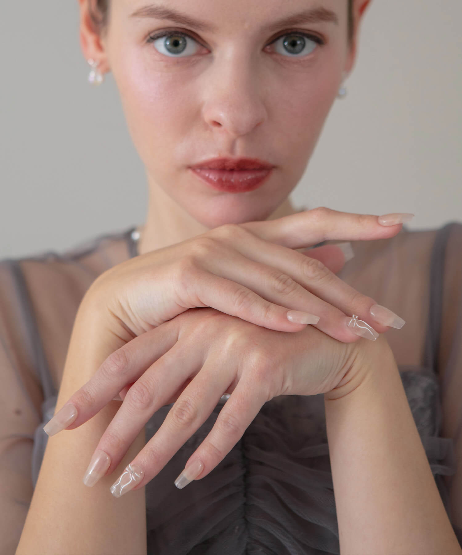 【当日発送】水光ネイルベージュマグネット3Dリボンアートバレリーナネイルチップ