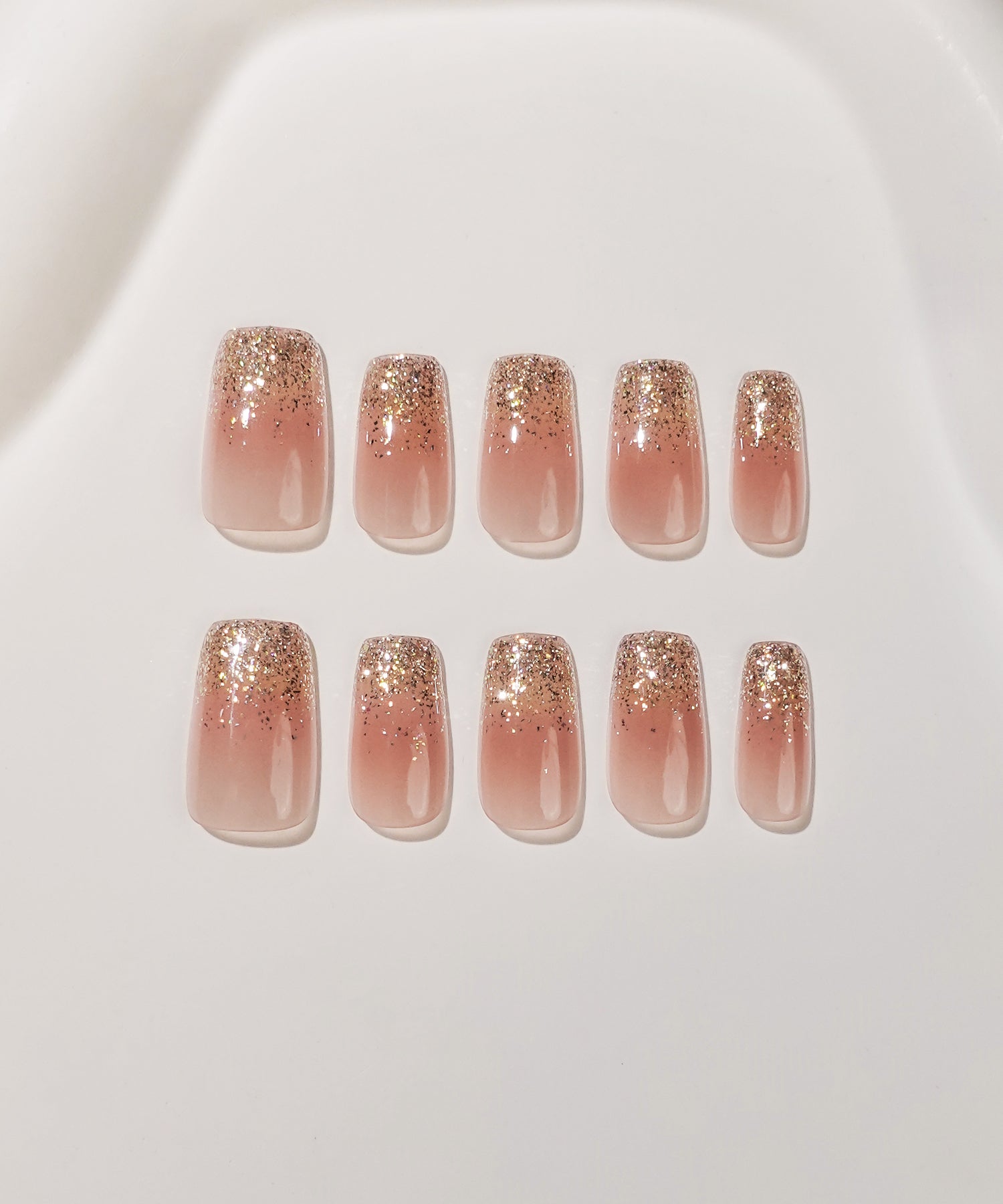 【当日発送】水光ネイルピンクグラデーションゴールドラメシンプルスクエアネイルチップ