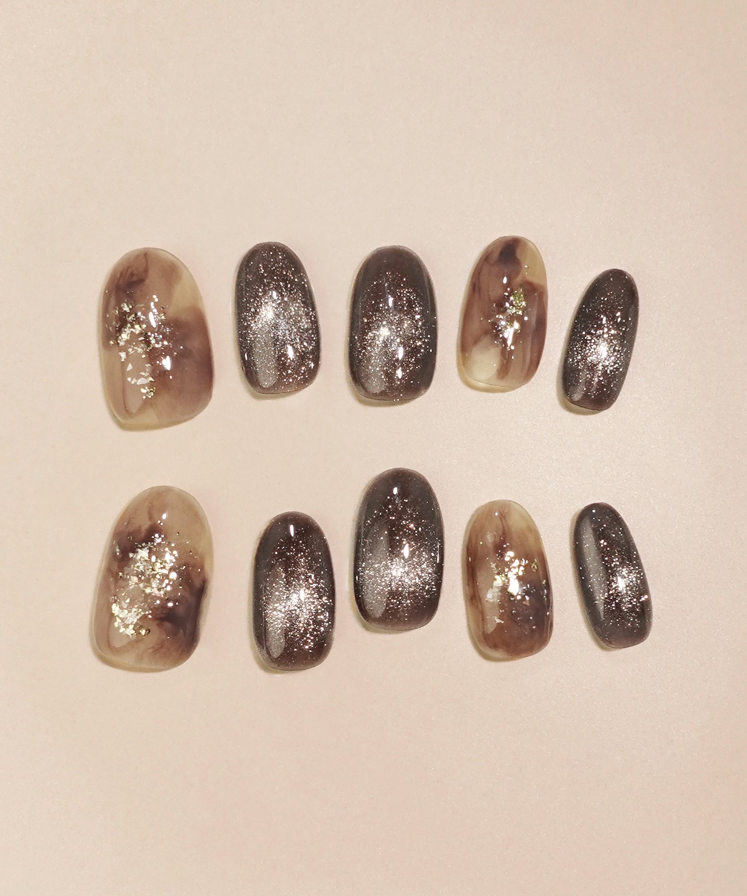 【予約販売】水光ネイルブラウンニュアンスマグネットゴールドホイルオーバルネイルチップ