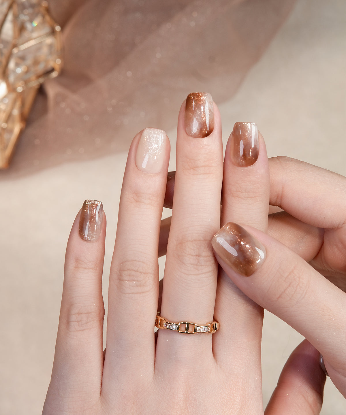 【LUMINE Pre-sale!!】Available 9/17, In stores 9/14 (LJNT424535) 【COMING SOON】Water-glossy nail, brown marble, nuance gold mirror art, glitter, short square nail tips
