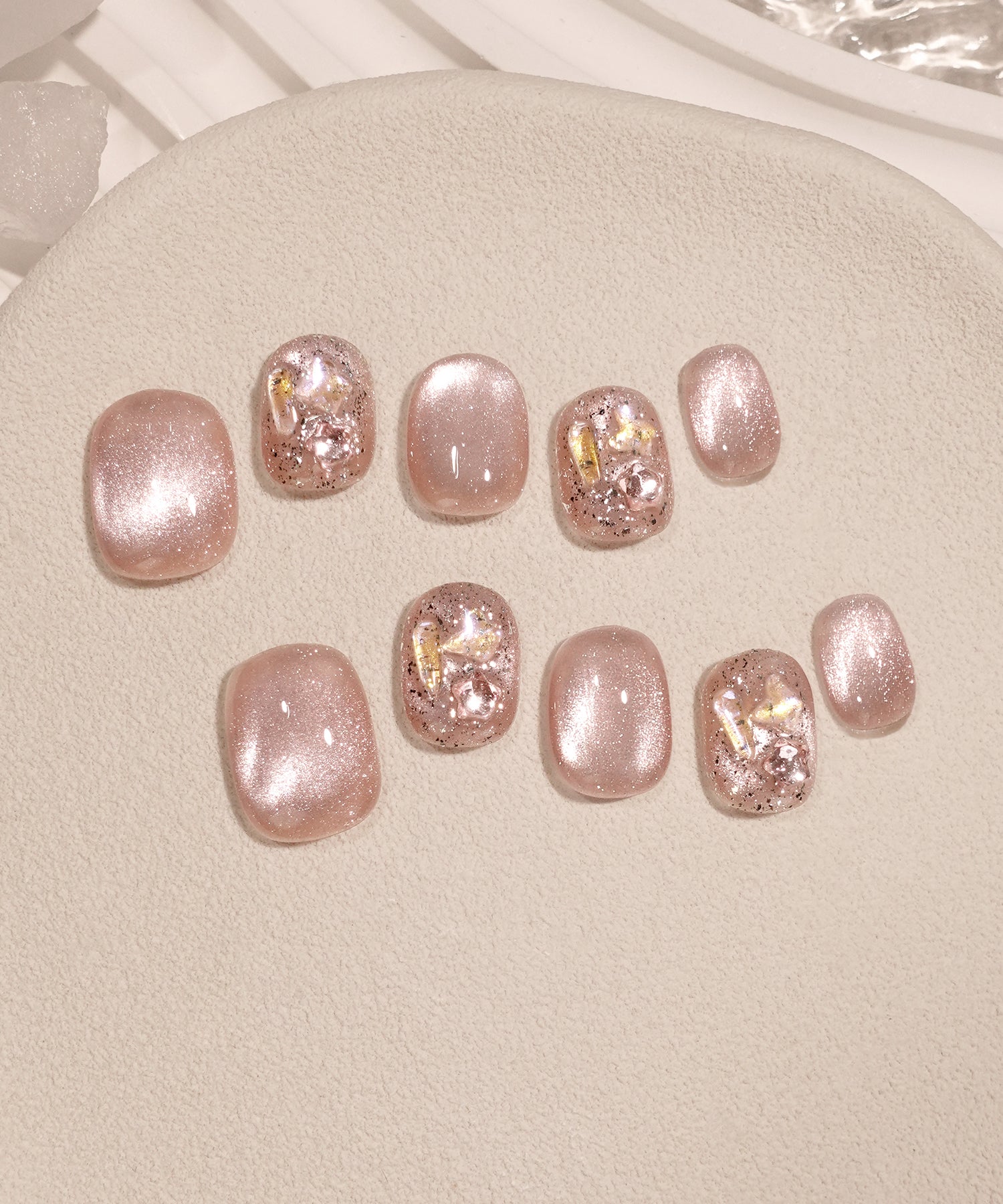 【当日発送】水光ネイルピンクマグネットオーロラストーンラメショートラウンドネイルチップ