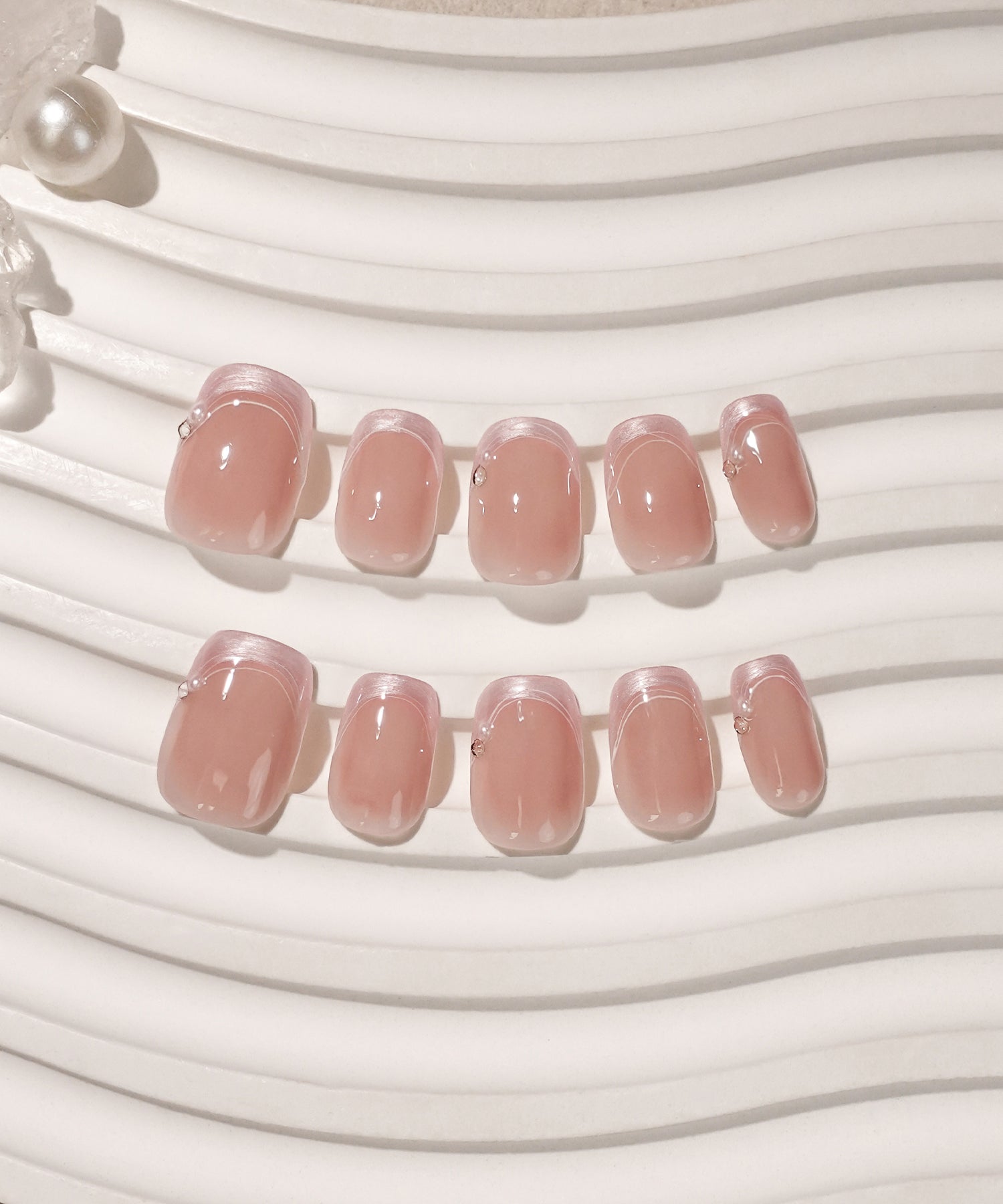 【一部予約販売】水光ネイルピンクチークホワイトフレンチストーンパールショートスクエアネイルチップ