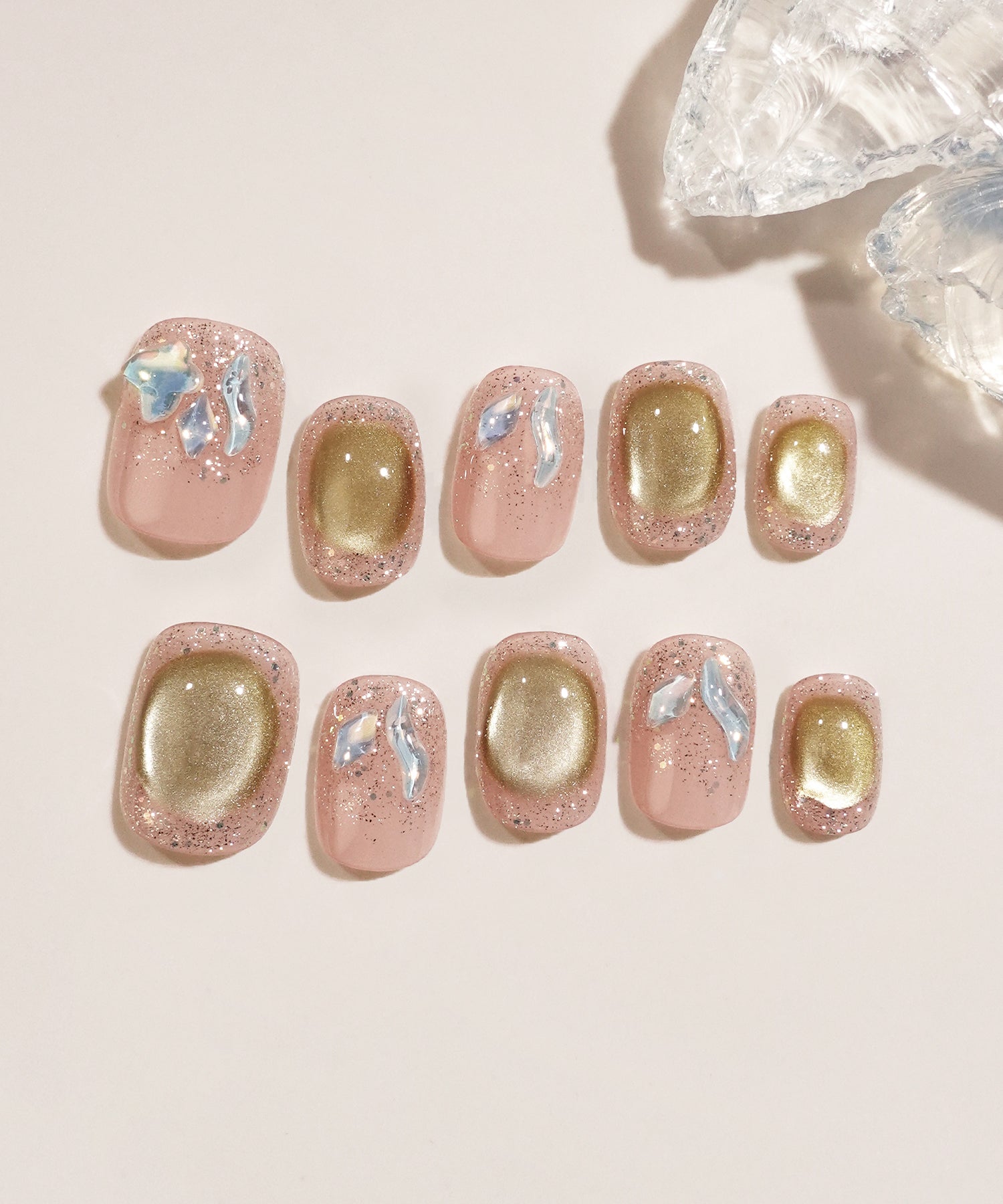 【COMING SOON】水光ネイルピンクベースアンバーマグネットオーロラストーンショートスクエアネイルチップ