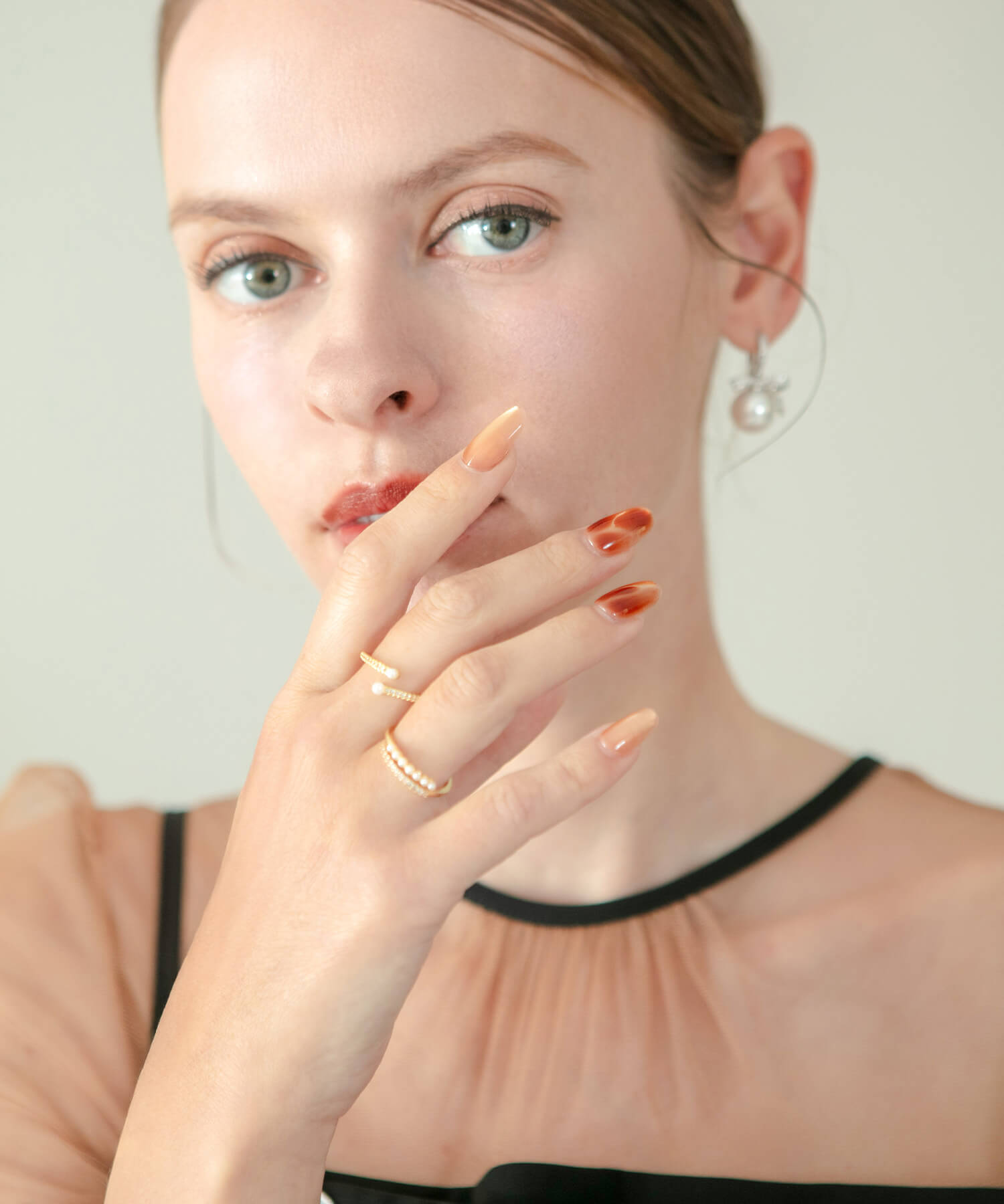 【一部当日発送】水光ネイルブラウンピンクニュアンスマグネットアートオーバルネイルチップ