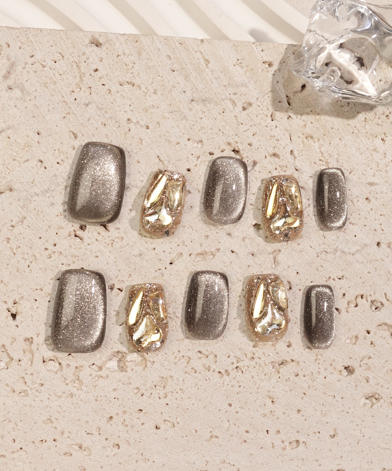 【当日発送】水光ネイルダークブラウンマグネットゴールドストーンショートスクエアネイルチップ