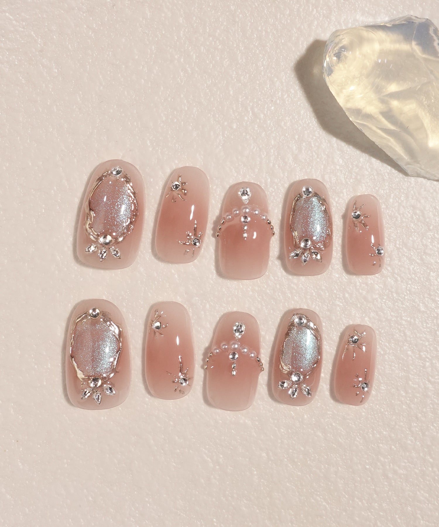 【COMING SOON】水光ネイルピンクチークミラーアートブルーマグネットオーバルネイルチップ