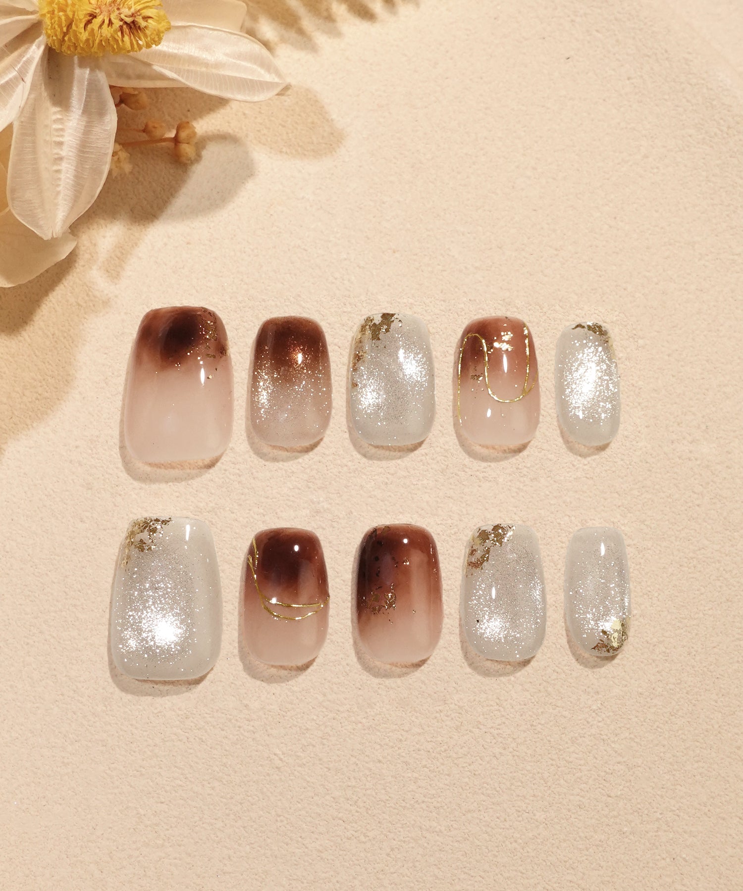 【当日発送】水光ネイルブラウンニュアンスシルバーマグネットホイルスクエアネイルチップ