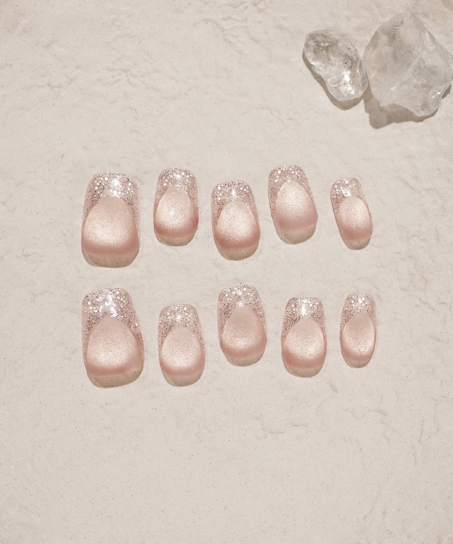 【当日発送】水光ネイルヌーディーピンクマットグラデーションフレンチラメショートスクエアネイルチップ