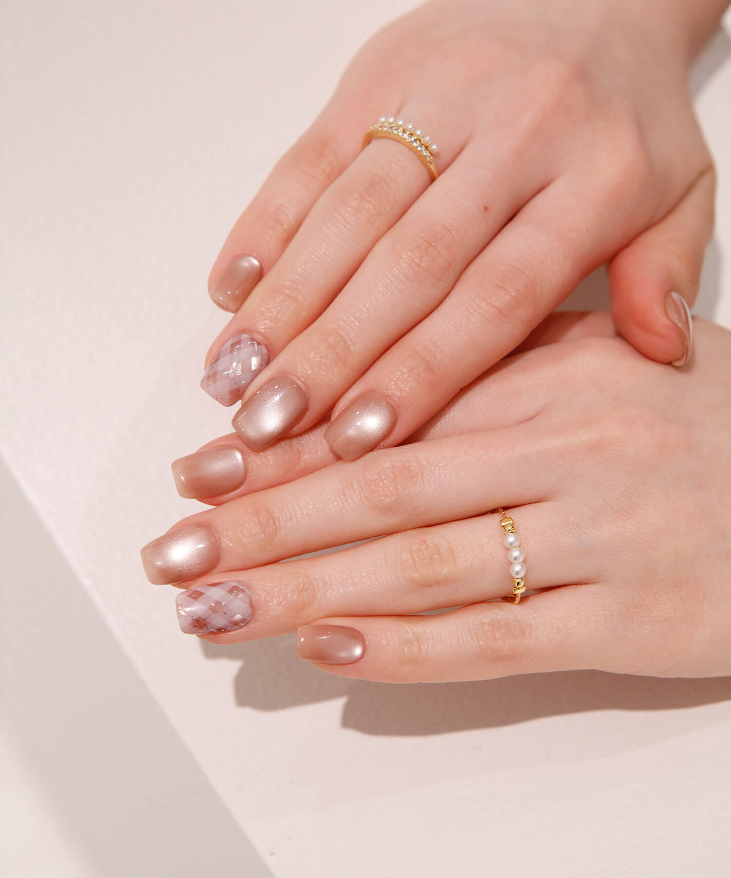 【一部当日発送】水光ネイルピンクマグネットチェックシルバーラメラインシンプルショートスクエアネイルチップ