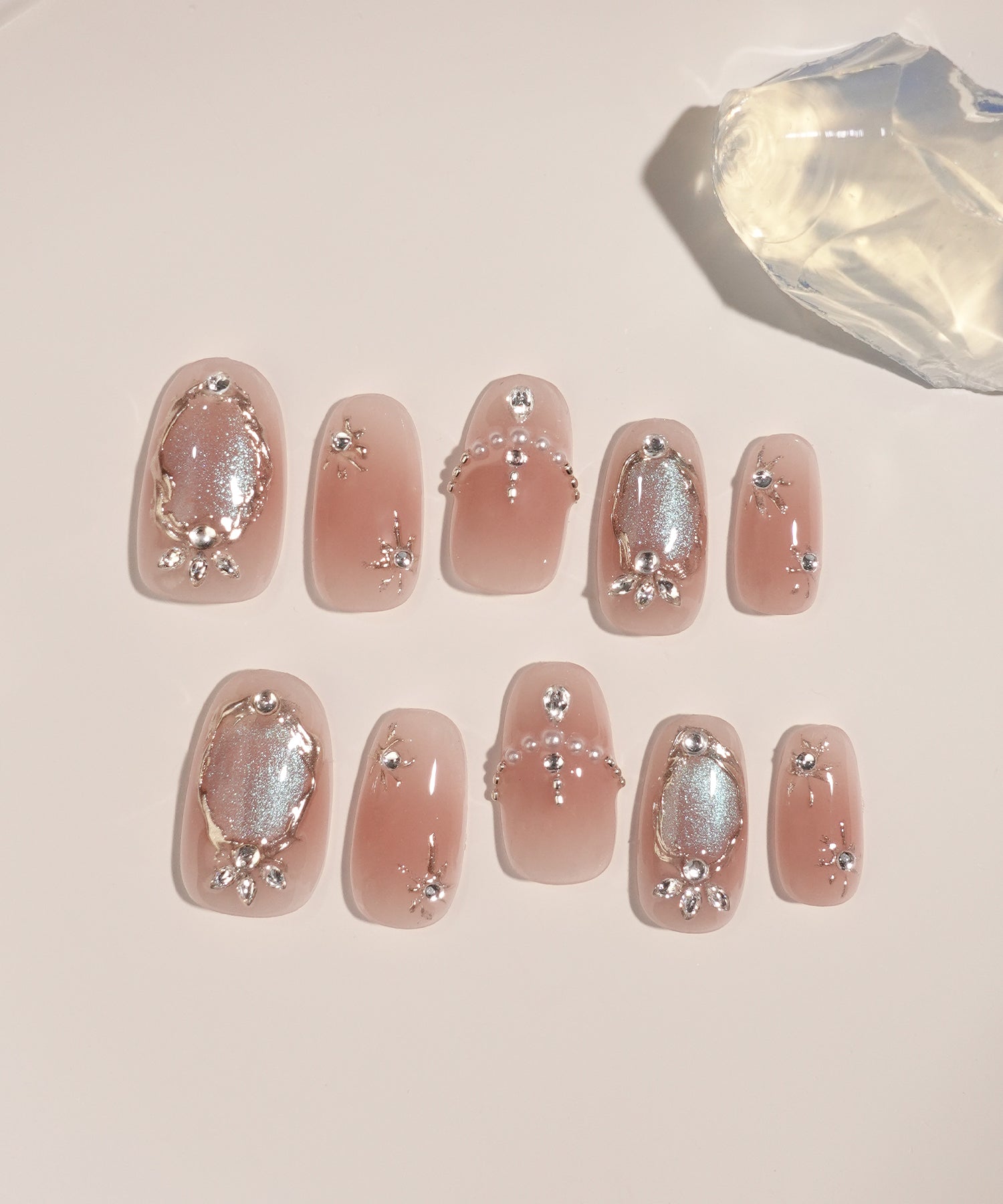 【COMING SOON】水光ネイルピンクチークミラーアートブルーマグネットオーバルネイルチップ